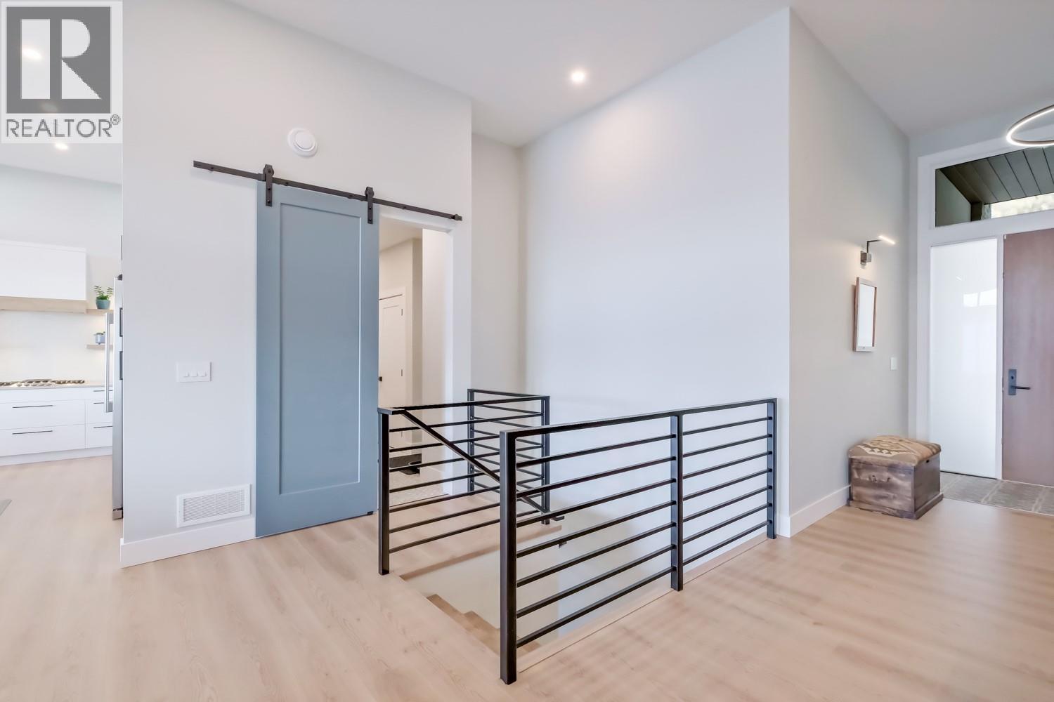 9874 Beacon Hill Drive, Lake Country, British Columbia  V4V 0A9 - Photo 13 - 10367340