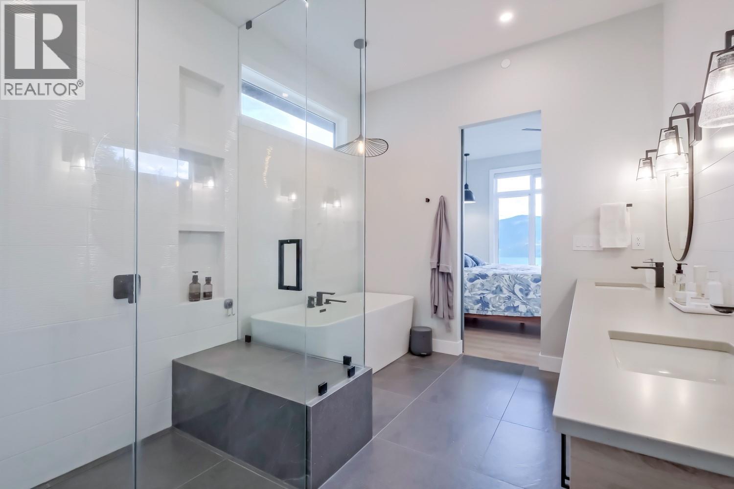 9874 Beacon Hill Drive, Lake Country, British Columbia  V4V 0A9 - Photo 18 - 10367340