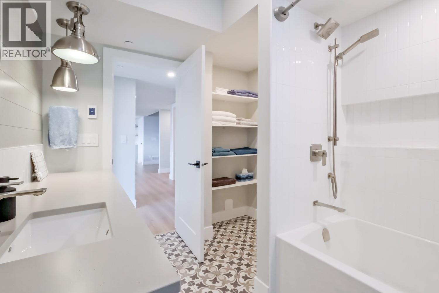 9874 Beacon Hill Drive, Lake Country, British Columbia  V4V 0A9 - Photo 46 - 10367340