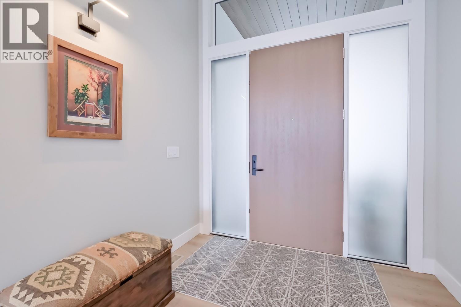 9874 Beacon Hill Drive, Lake Country, British Columbia  V4V 0A9 - Photo 9 - 10367340