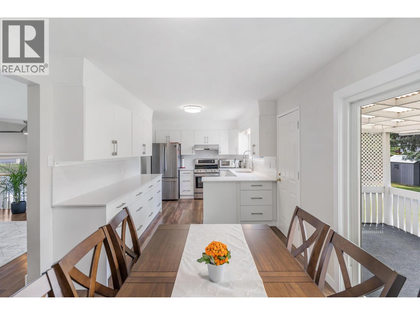 449 Barkley Road, Kelowna, British Columbia  V1W 1E4 - Photo 6 - 10367687