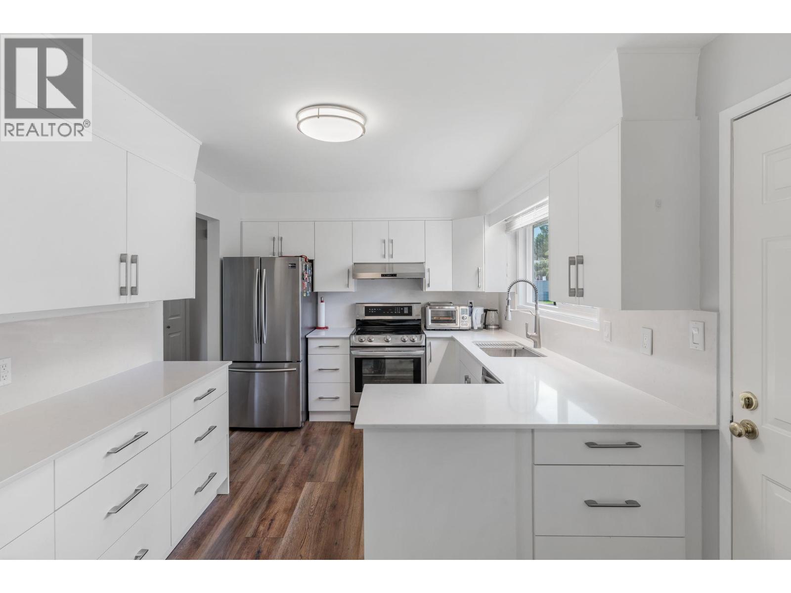 449 Barkley Road, Kelowna, British Columbia  V1W 1E4 - Photo 8 - 10367687