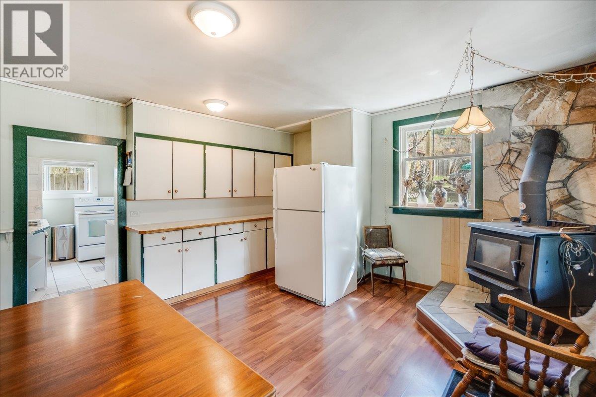 404 Houston Street, Nelson, British Columbia  V1L 5H5 - Photo 10 - 10367566