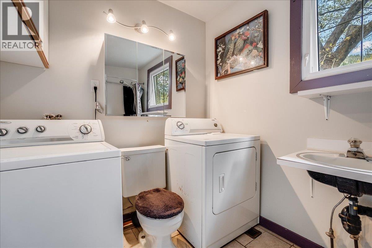 404 Houston Street, Nelson, British Columbia  V1L 5H5 - Photo 19 - 10367566