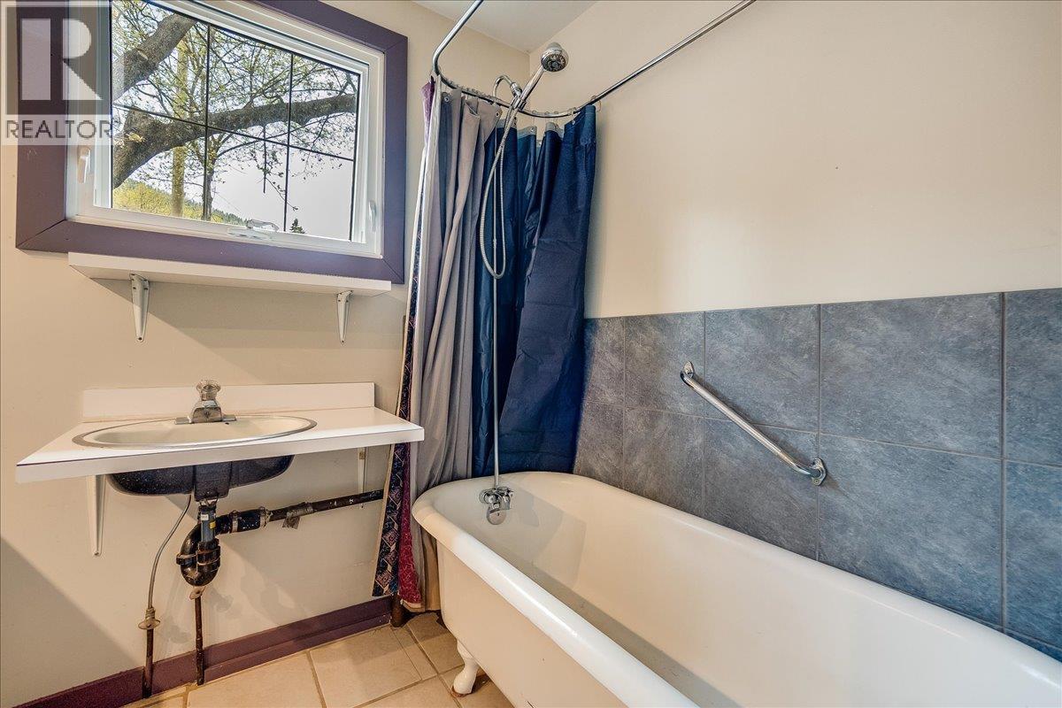 404 Houston Street, Nelson, British Columbia  V1L 5H5 - Photo 20 - 10367566