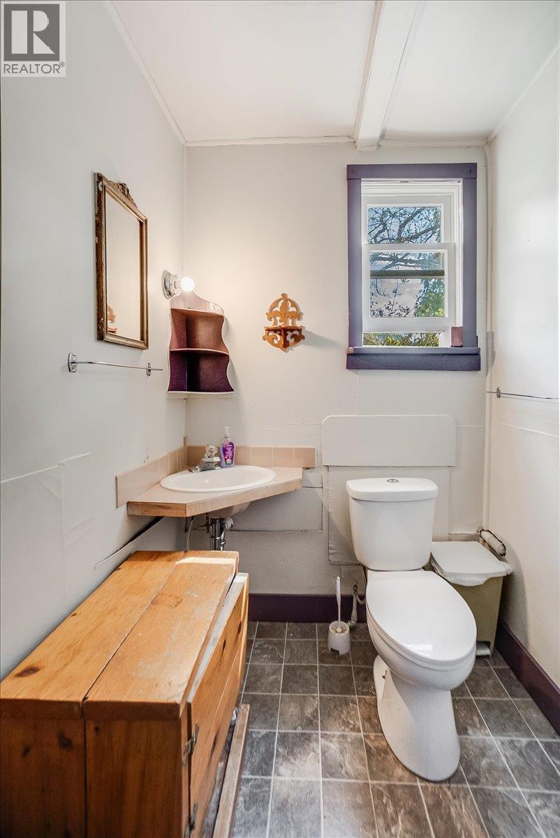 404 Houston Street, Nelson, British Columbia  V1L 5H5 - Photo 26 - 10367566