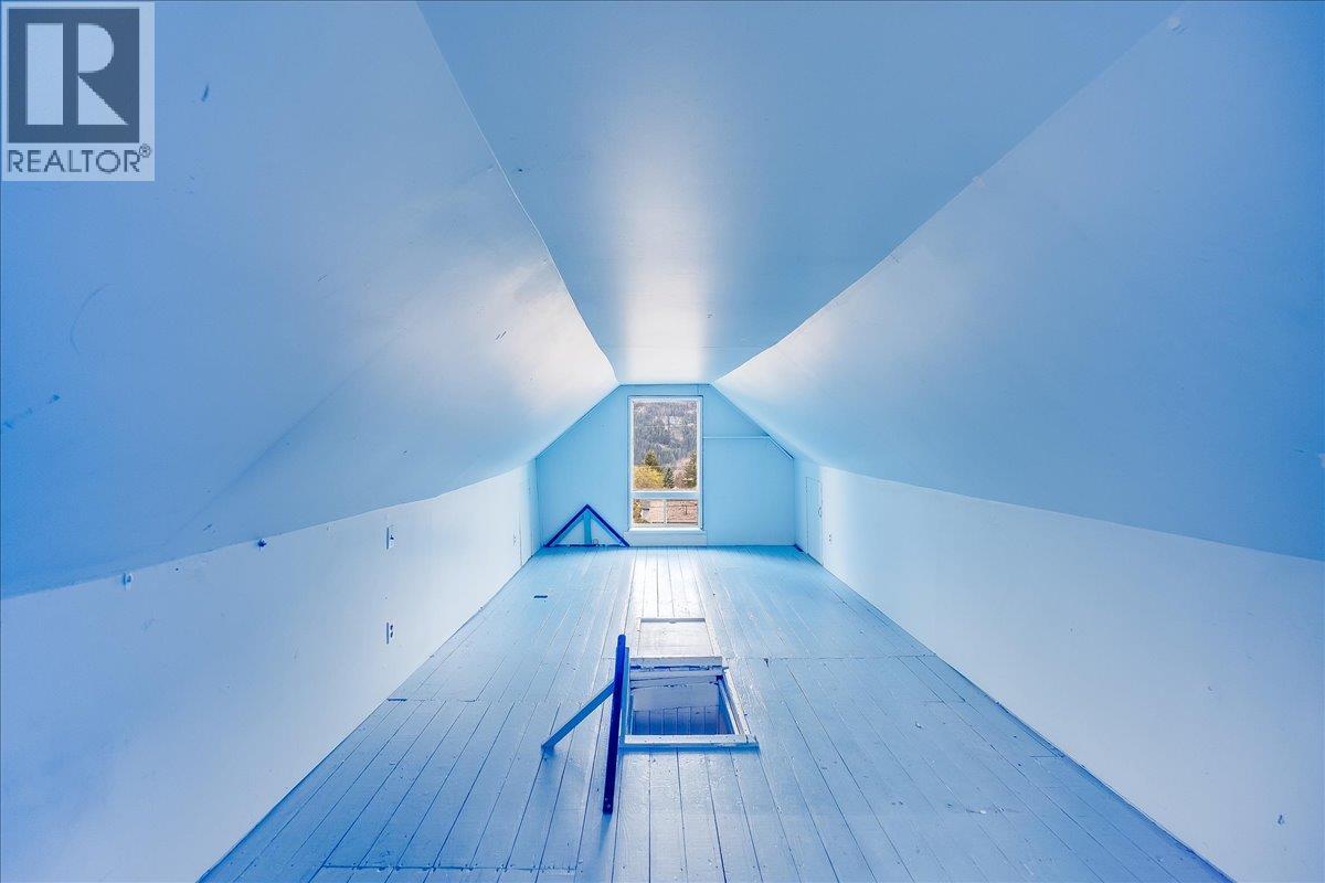 404 Houston Street, Nelson, British Columbia  V1L 5H5 - Photo 27 - 10367566