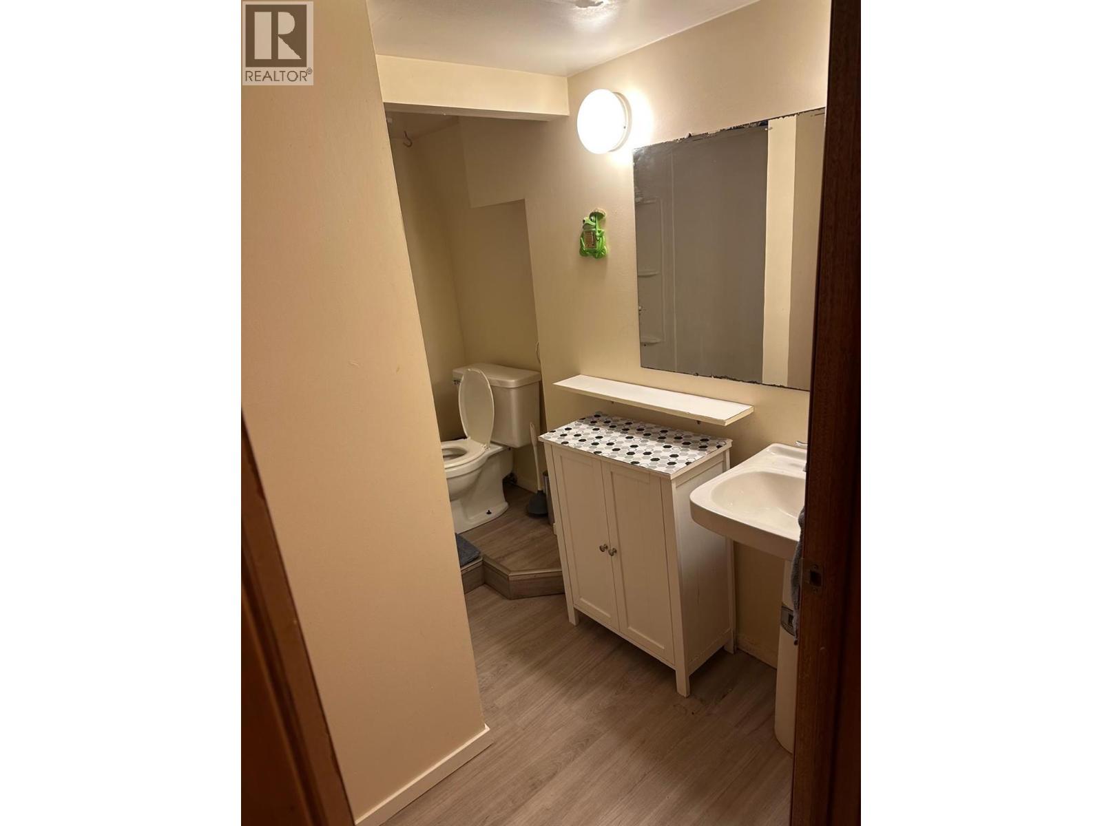 404 Houston Street, Nelson, British Columbia  V1L 5H5 - Photo 30 - 10367566