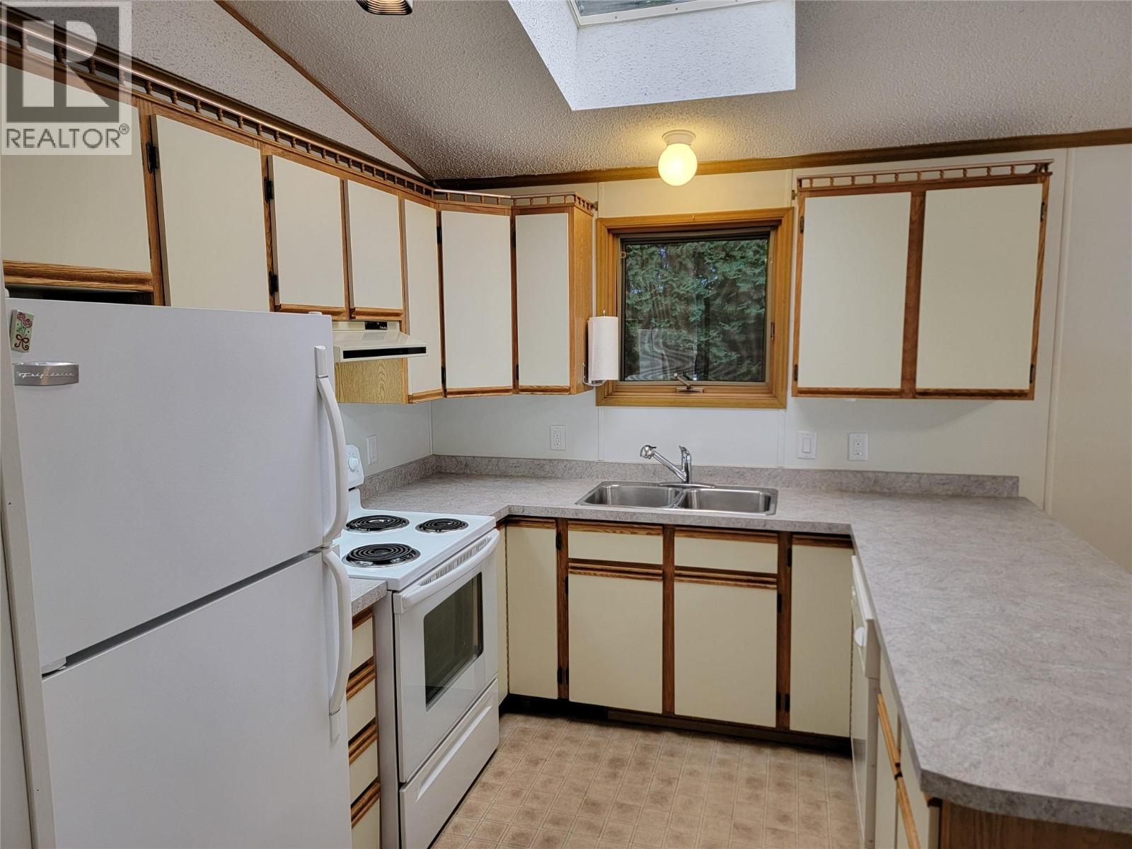 914 Blakeborough Avenue Unit# 110, Keremeos, British Columbia  V0X 1N2 - Photo 8 - 10367701