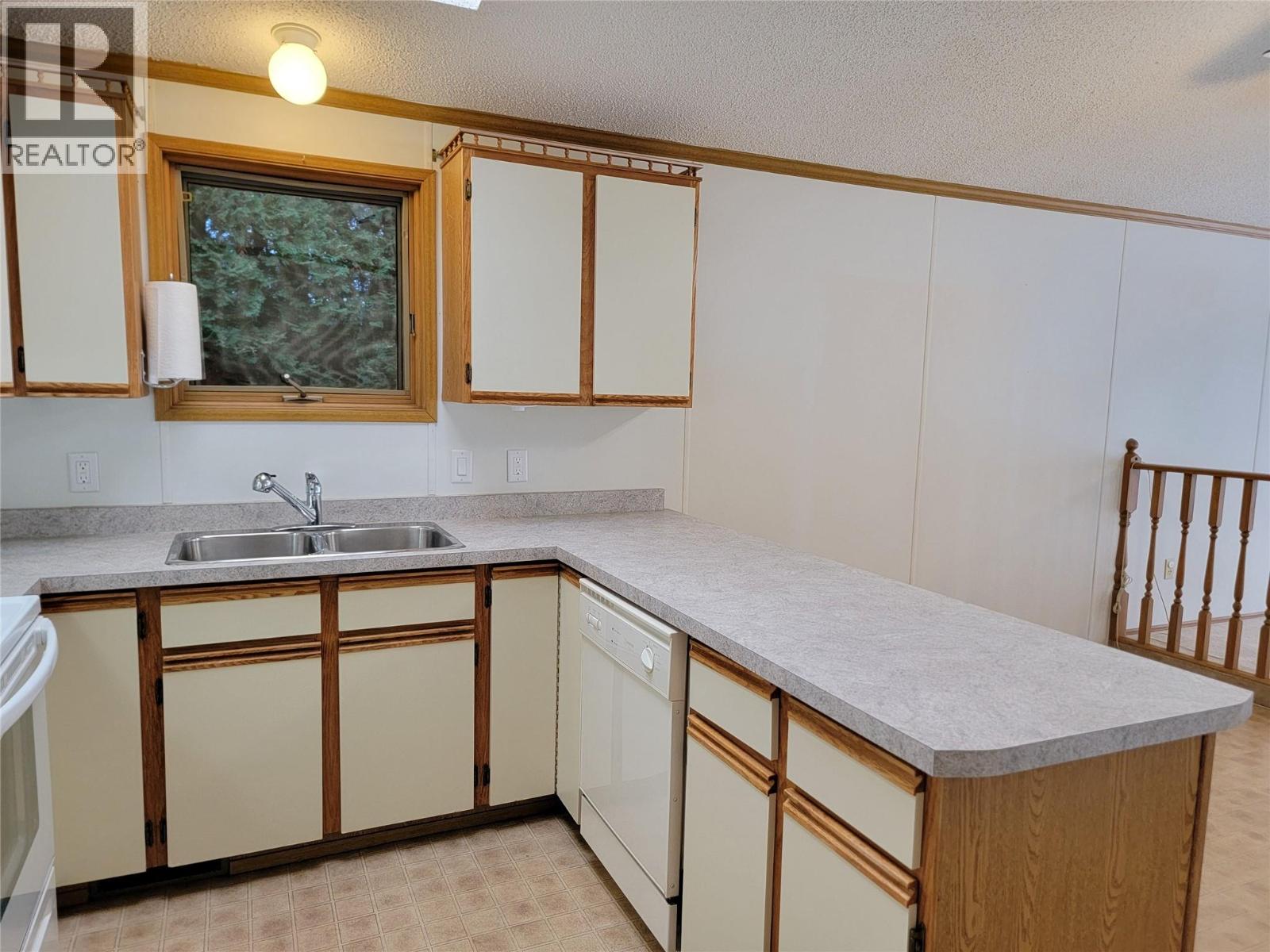 914 Blakeborough Avenue Unit# 110, Keremeos, British Columbia  V0X 1N2 - Photo 9 - 10367701