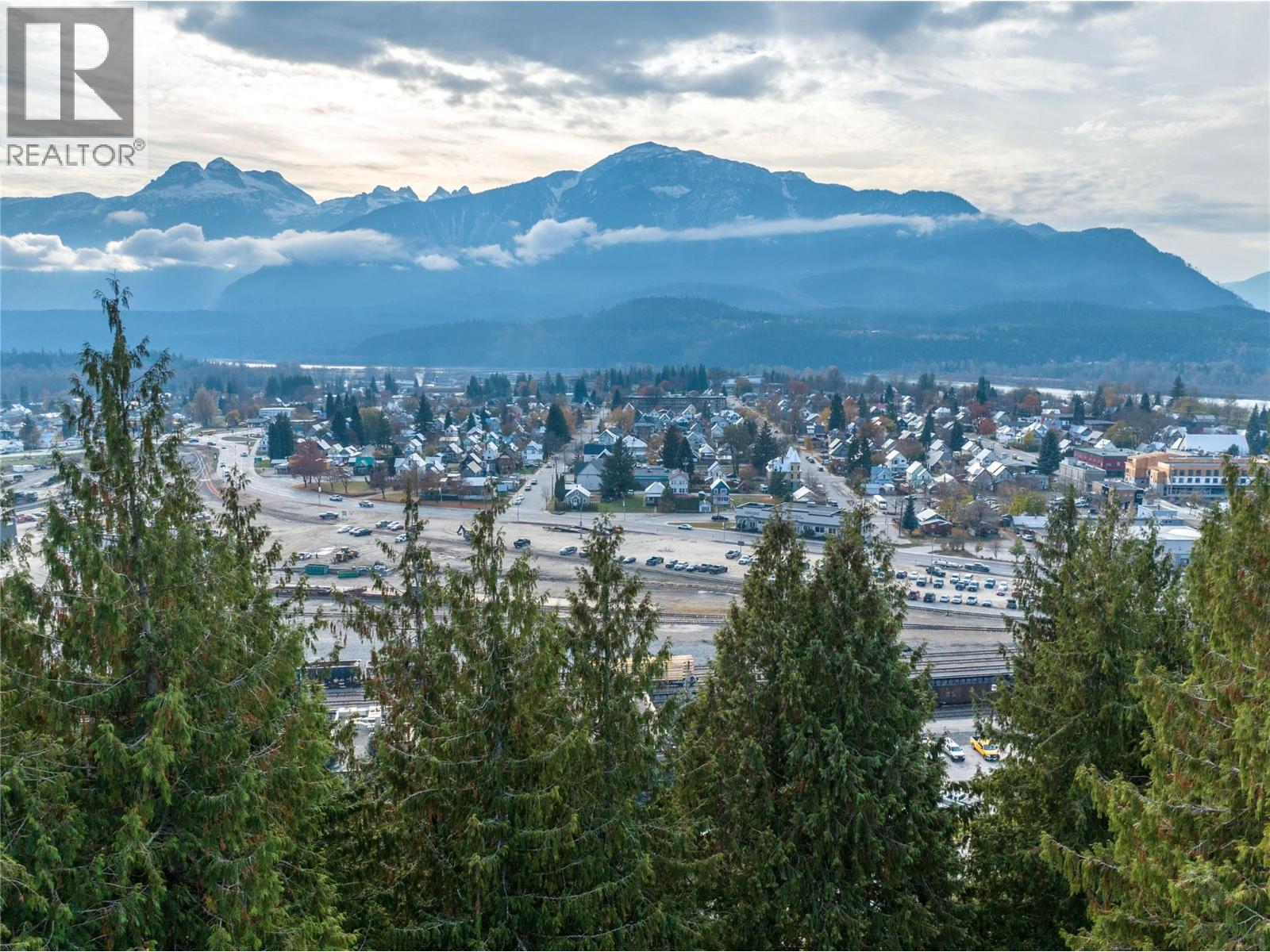 125 Maple Street, Revelstoke, British Columbia  V0E 2S0 - Photo 10 - 10367406