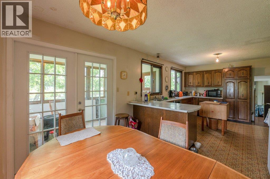 294 Road 18 Road, Oliver, British Columbia  V0H 1T1 - Photo 6 - 10367463