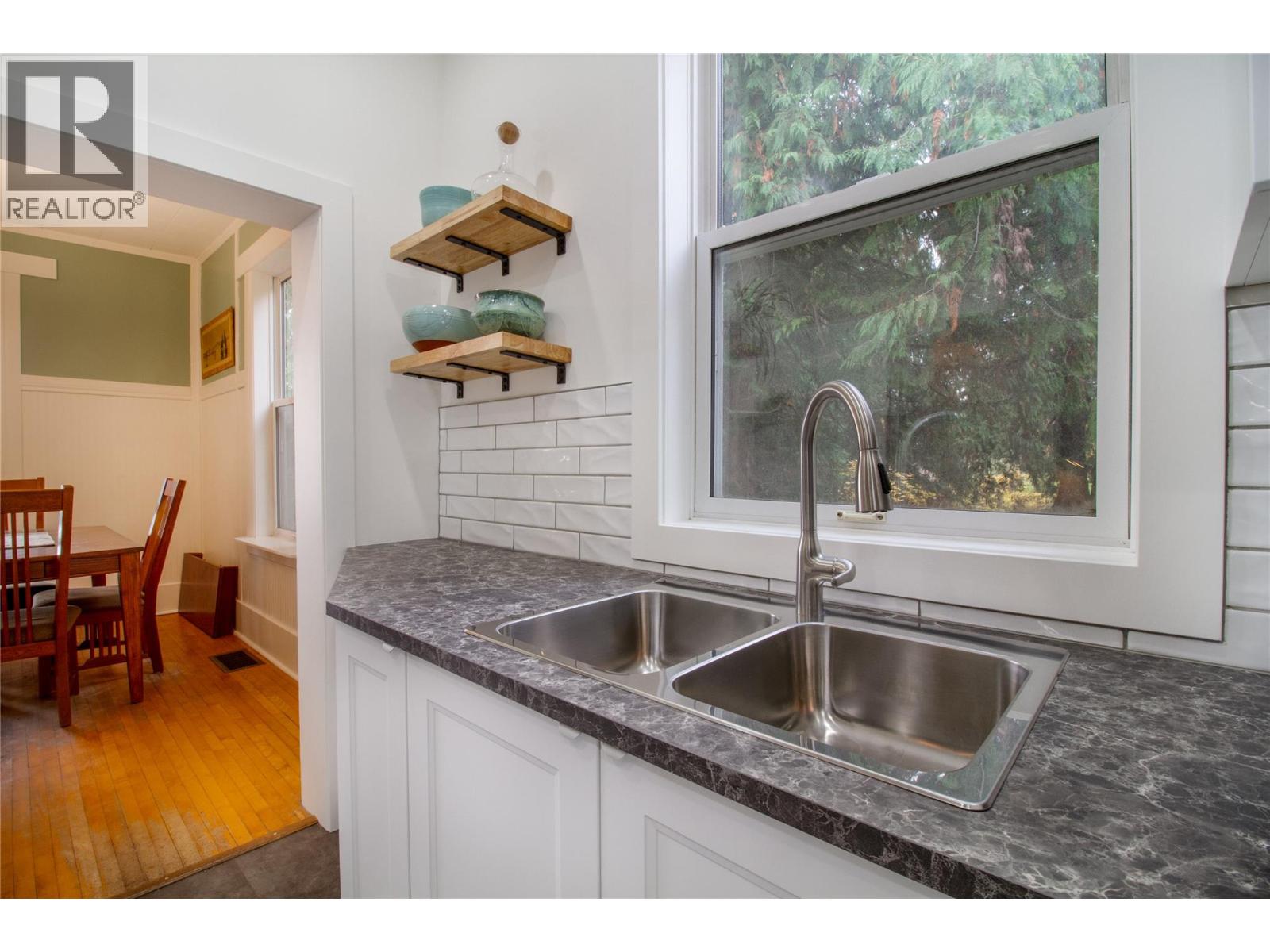 129 Maple Street, Revelstoke, British Columbia  V0E 2S0 - Photo 12 - 10367441