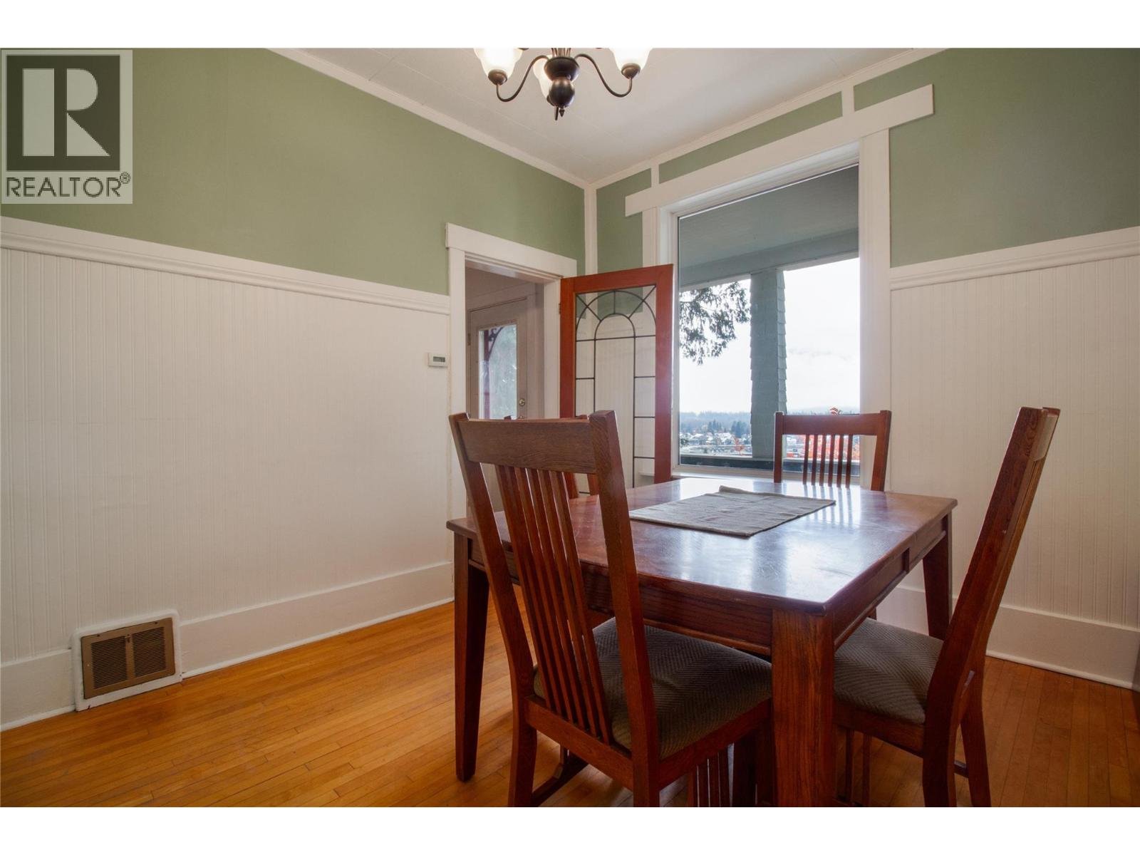 129 Maple Street, Revelstoke, British Columbia  V0E 2S0 - Photo 14 - 10367441