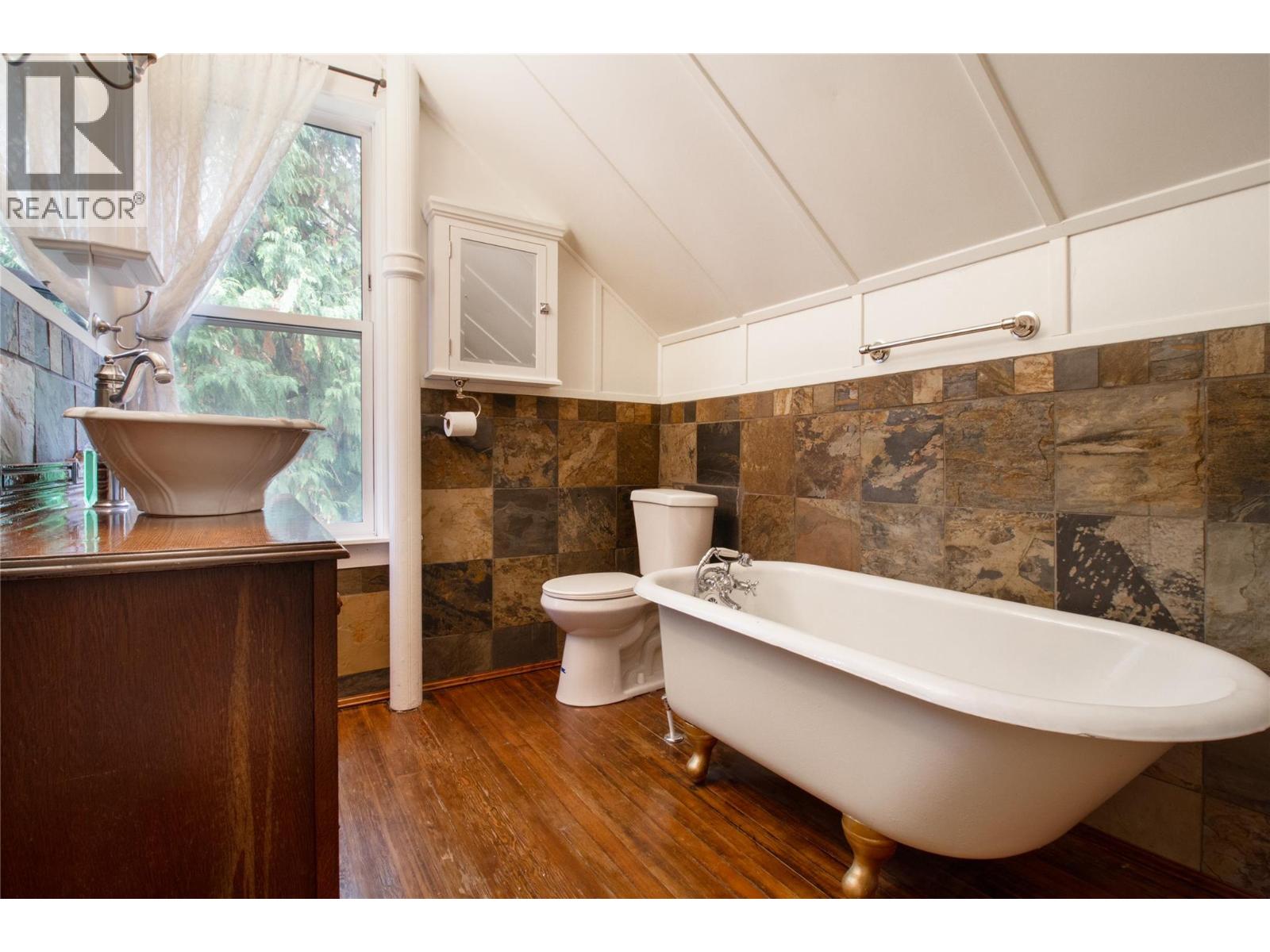 129 Maple Street, Revelstoke, British Columbia  V0E 2S0 - Photo 31 - 10367441