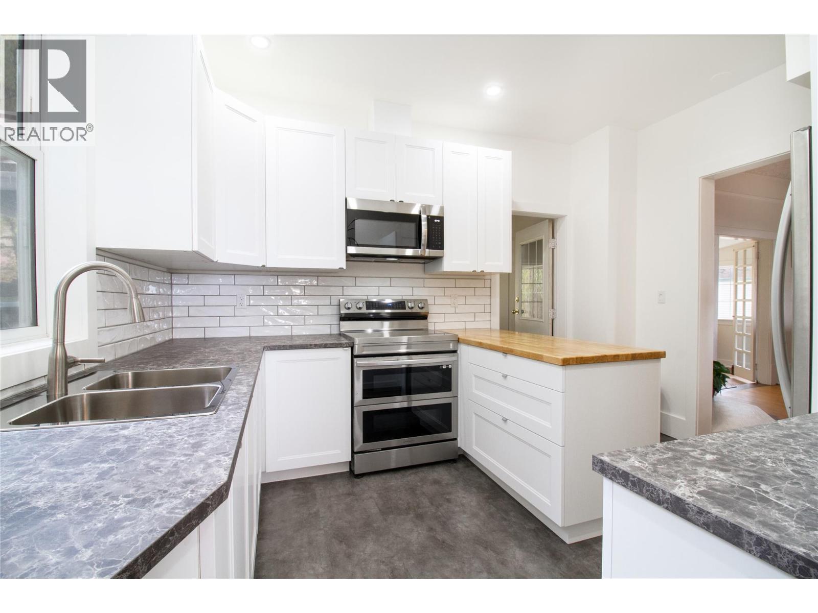 129 Maple Street, Revelstoke, British Columbia  V0E 2S0 - Photo 9 - 10367441