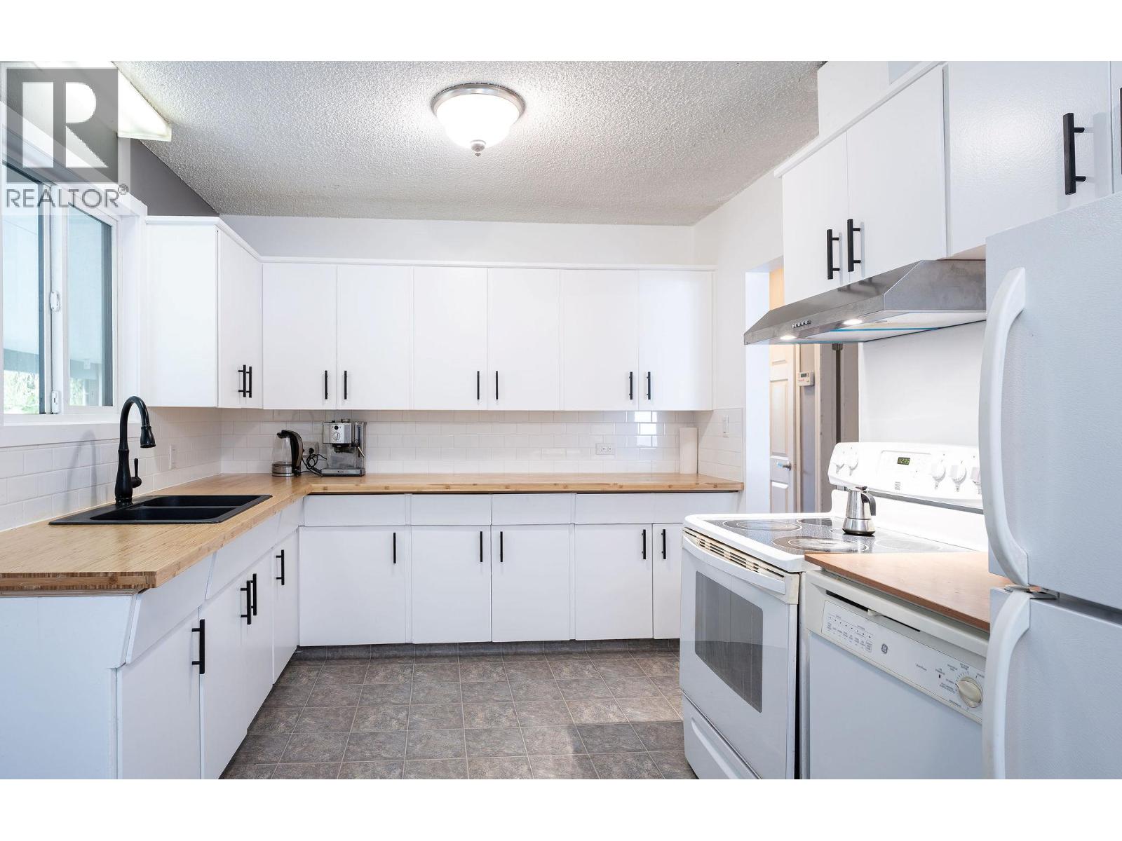 1971 Fairway Road Unit# A, Revelstoke, British Columbia  V0E 2S0 - Photo 7 - 10367684