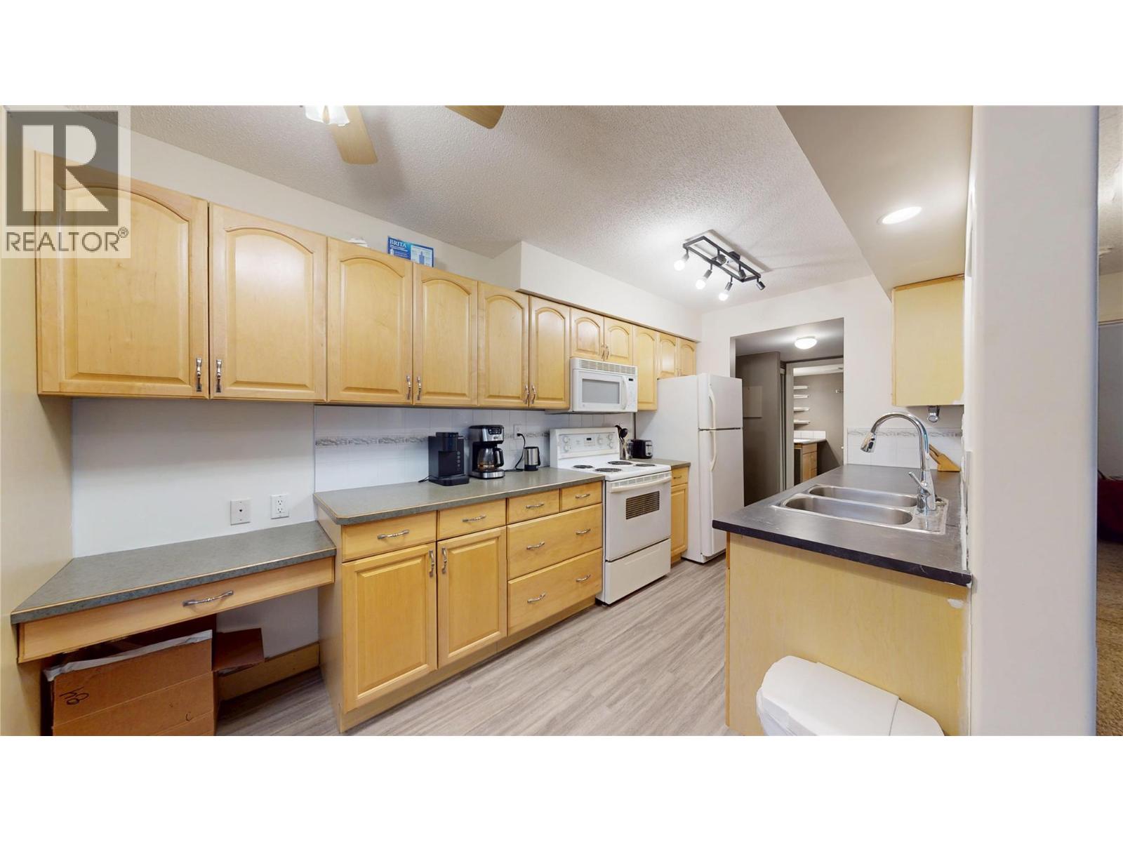 101a 1335 Alpine Drive, Elkford, British Columbia  V0B 1H0 - Photo 5 - 10367481