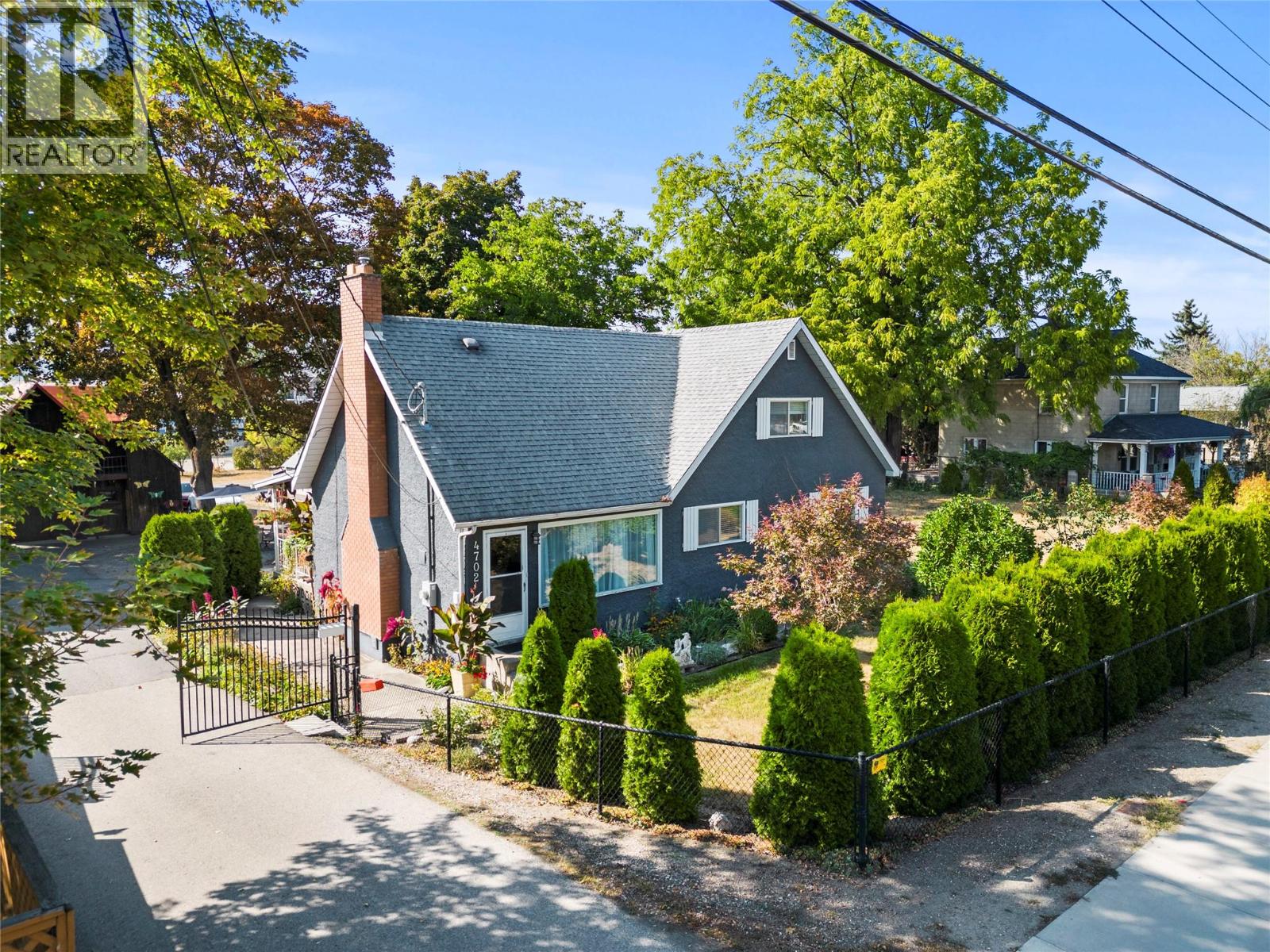 4702 20 Street, Vernon, British Columbia  V1T 4E5 - Photo 2 - 10367263