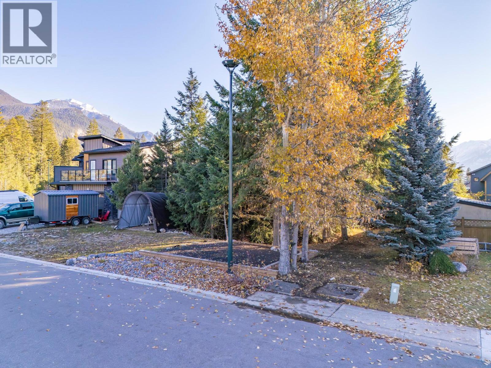 1526 Cedar Street, Golden, British Columbia  V0A 1H0 - Photo 5 - 10367611