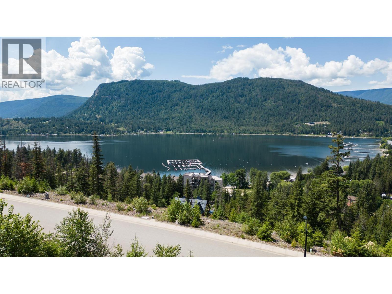 262 Bayview Drive, Sicamous, British Columbia  V0E 2V1 - Photo 1 - 10367635