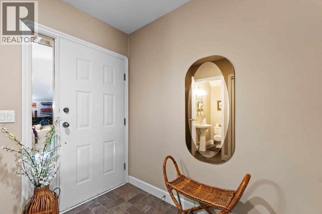 4842 Sunnybrae Canoe Point Road, Tappen, British Columbia  V0E 2X1 - Photo 15 - 10368782