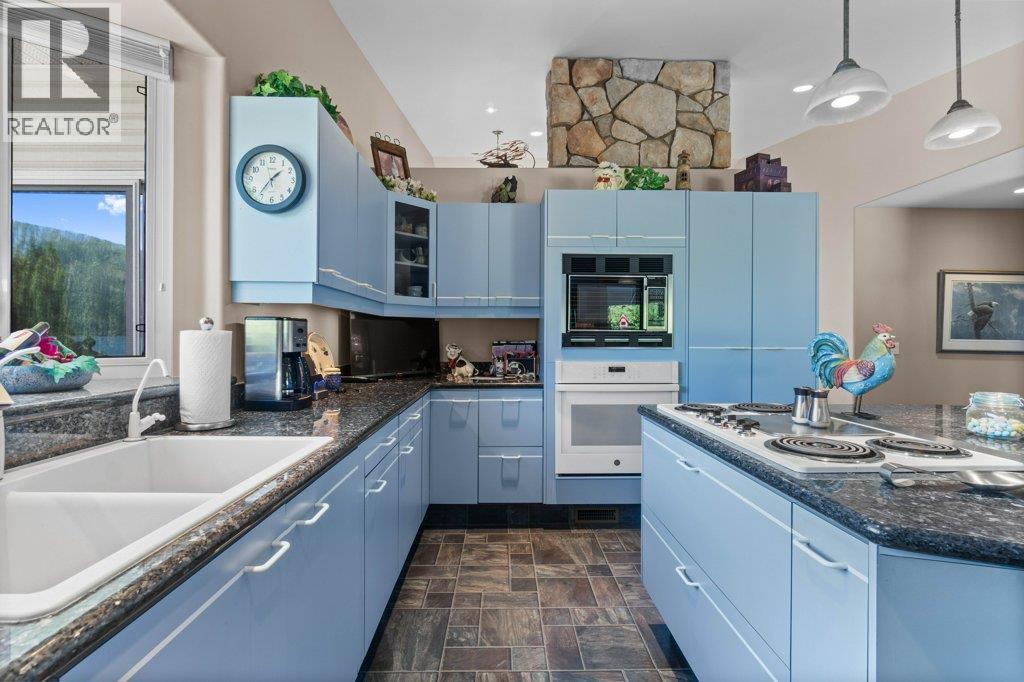 4842 Sunnybrae Canoe Point Road, Tappen, British Columbia  V0E 2X1 - Photo 29 - 10368782