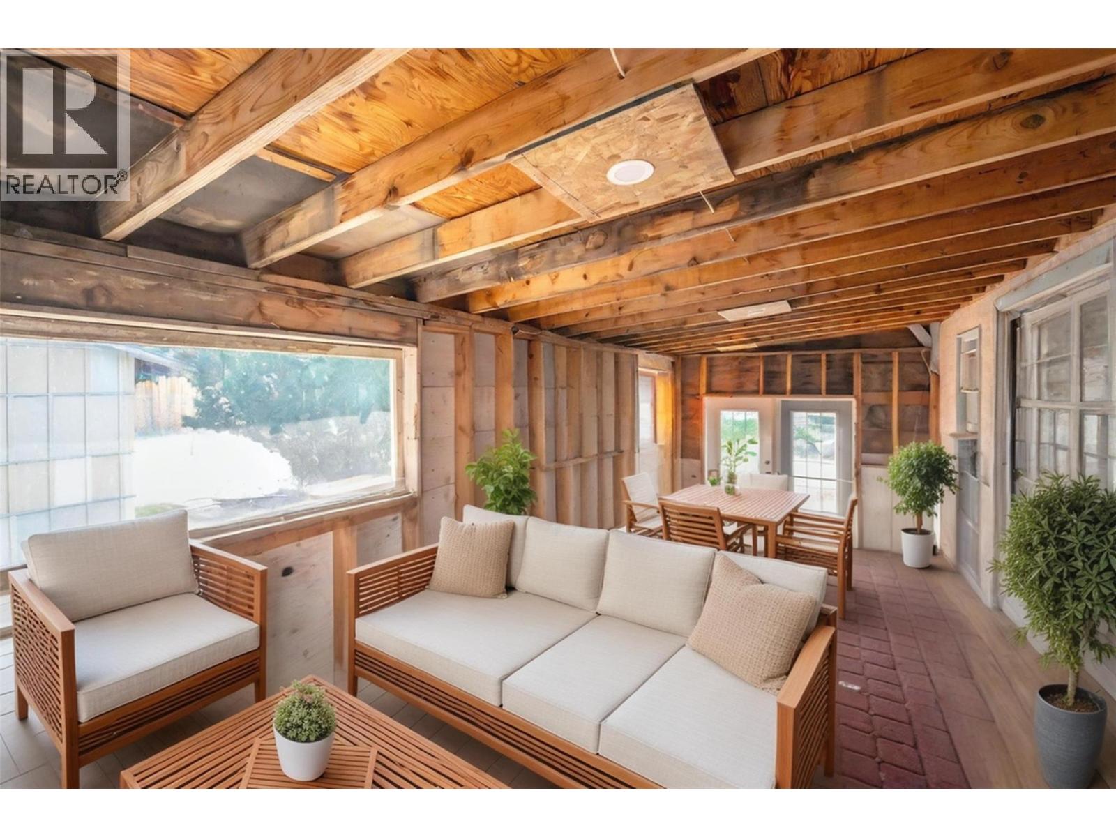 6487 Badger Street, Oliver, British Columbia  V0H 1T3 - Photo 10 - 10368781