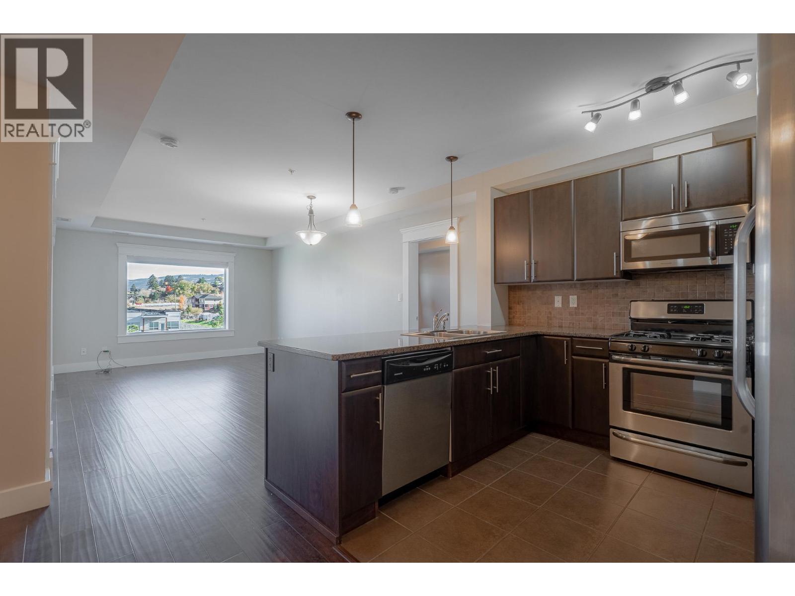 975 Victoria  W Street Unit# 504, Kamloops, British Columbia  V2C 0C2 - Photo 9 - 10367291