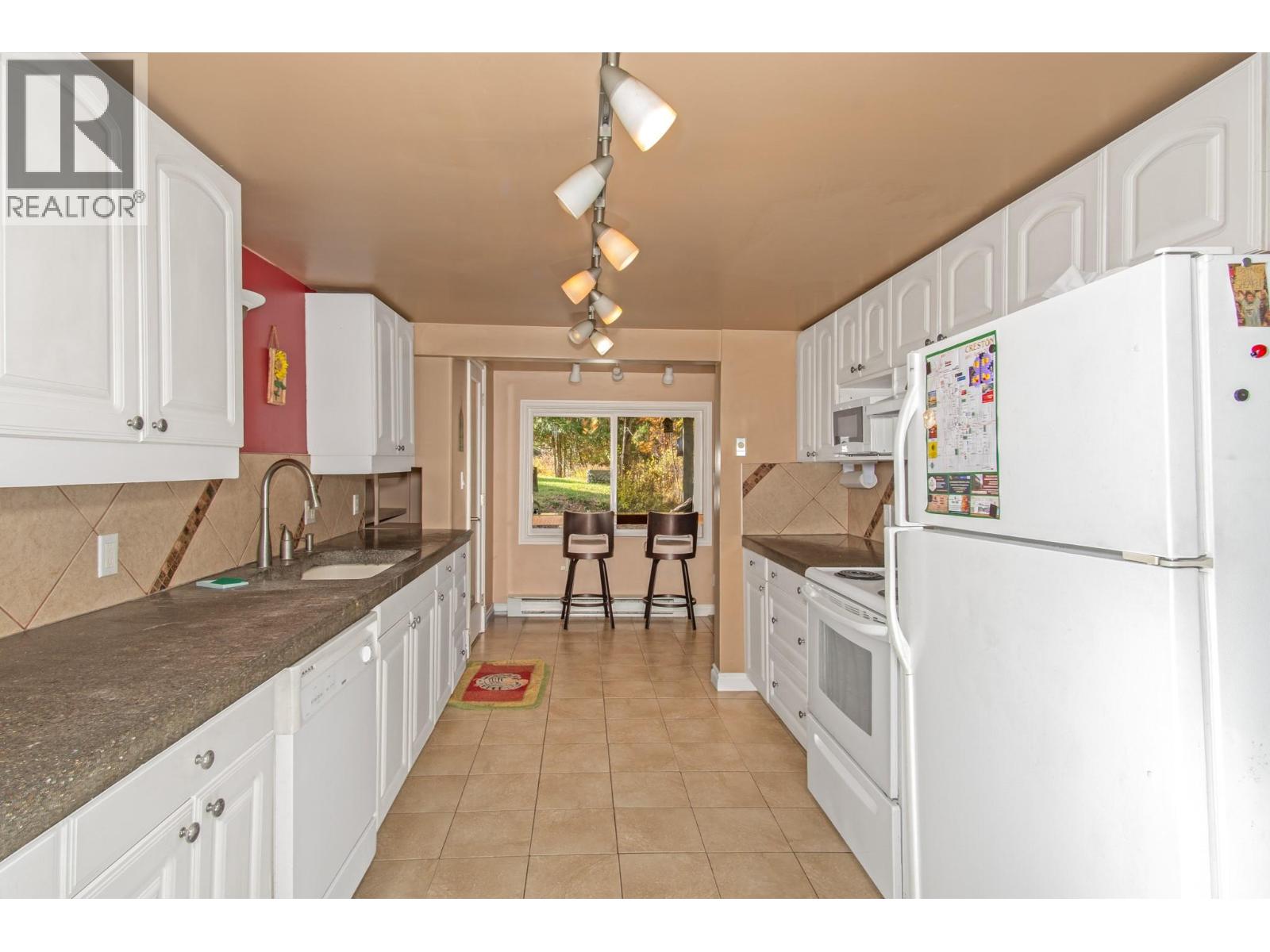 3650 Phillips Road, Creston, British Columbia  V0B 1G2 - Photo 9 - 10367489