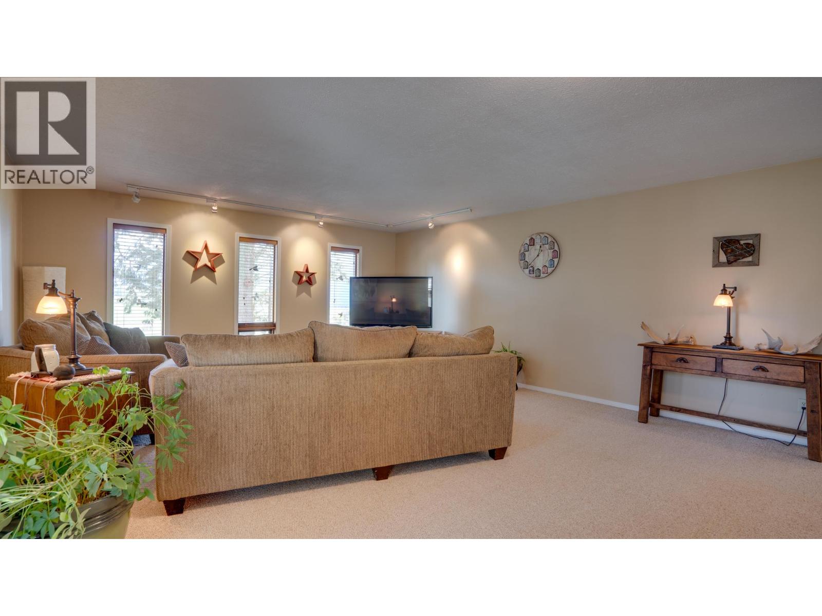 4851 Lansdowne Road, Spallumcheen, British Columbia  V4Y 0V1 - Photo 19 - 10368830