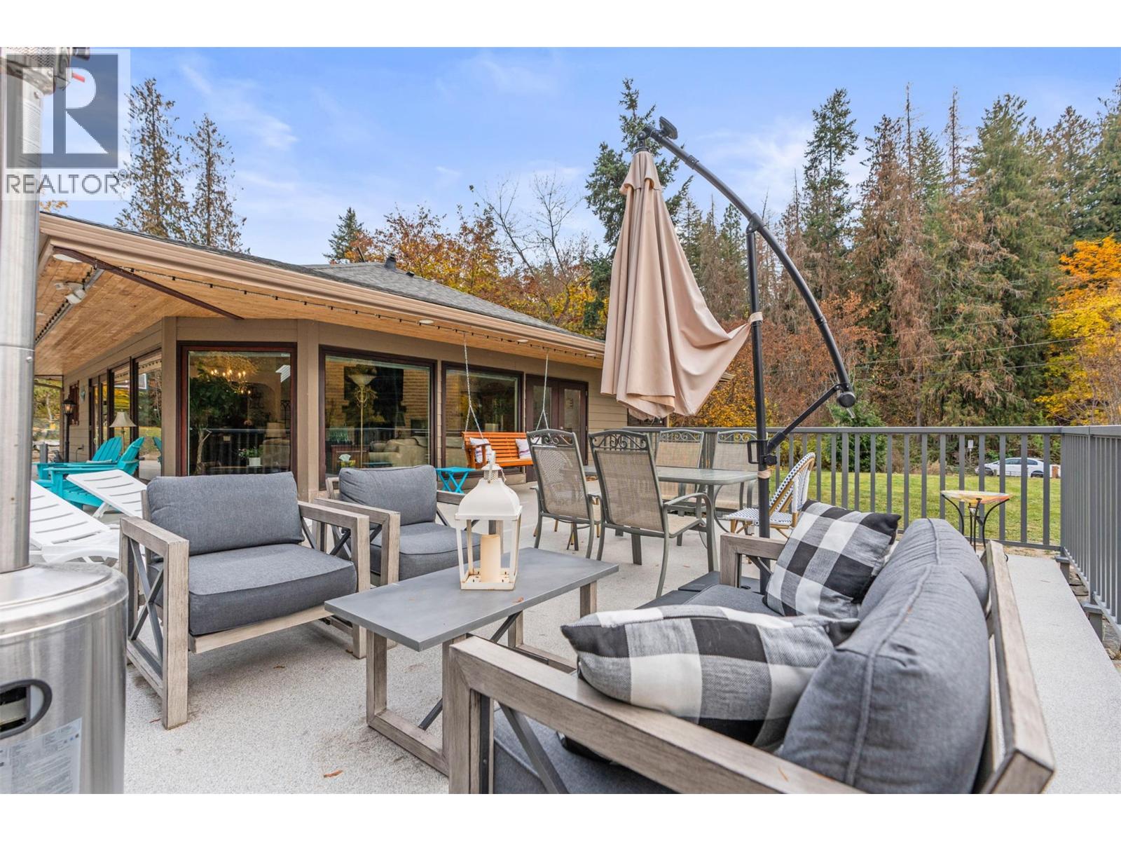 5615 East Vernon Road, Vernon, British Columbia  V1B 3K1 - Photo 11 - 10367649