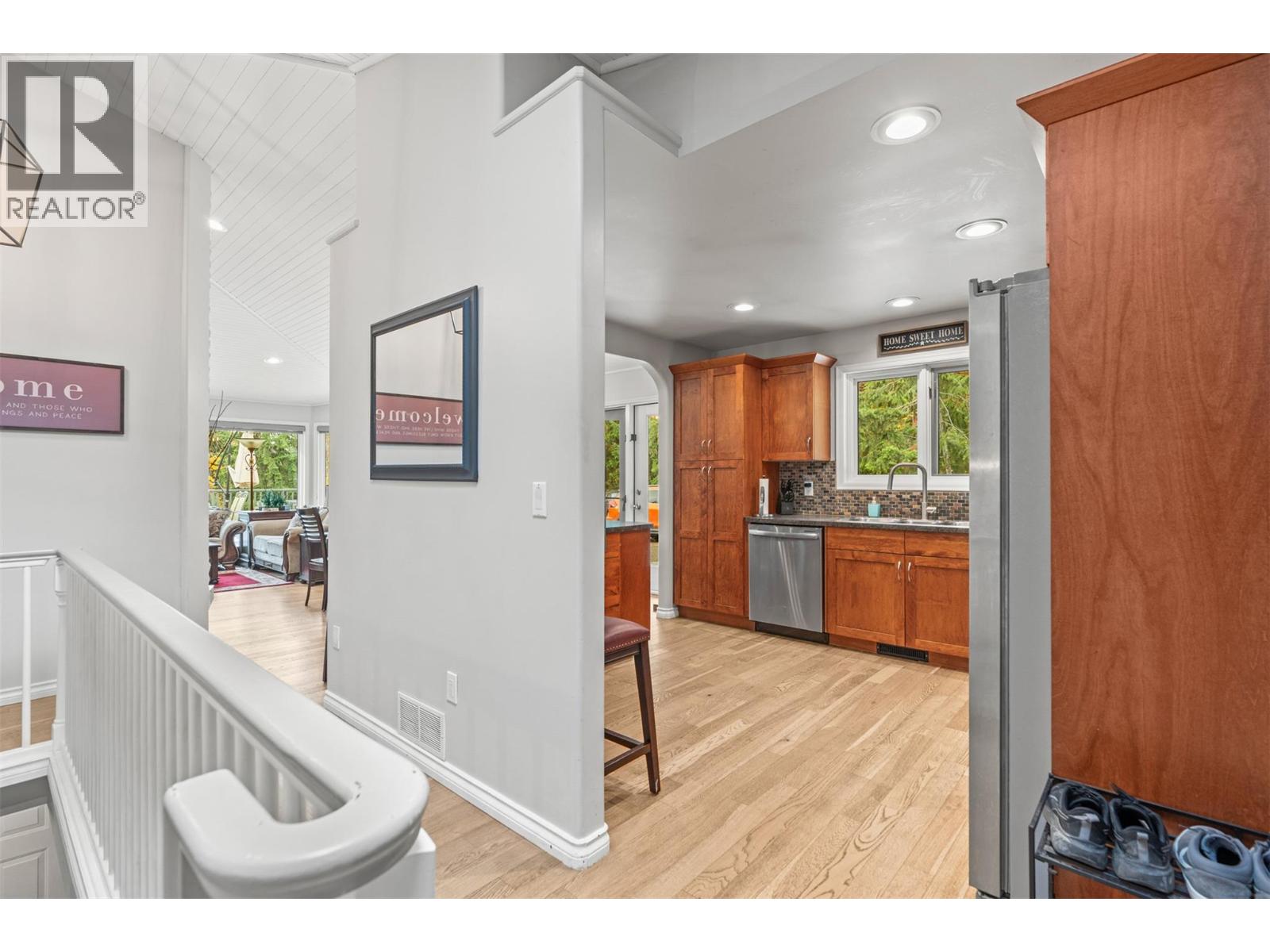 5615 East Vernon Road, Vernon, British Columbia  V1B 3K1 - Photo 16 - 10367649