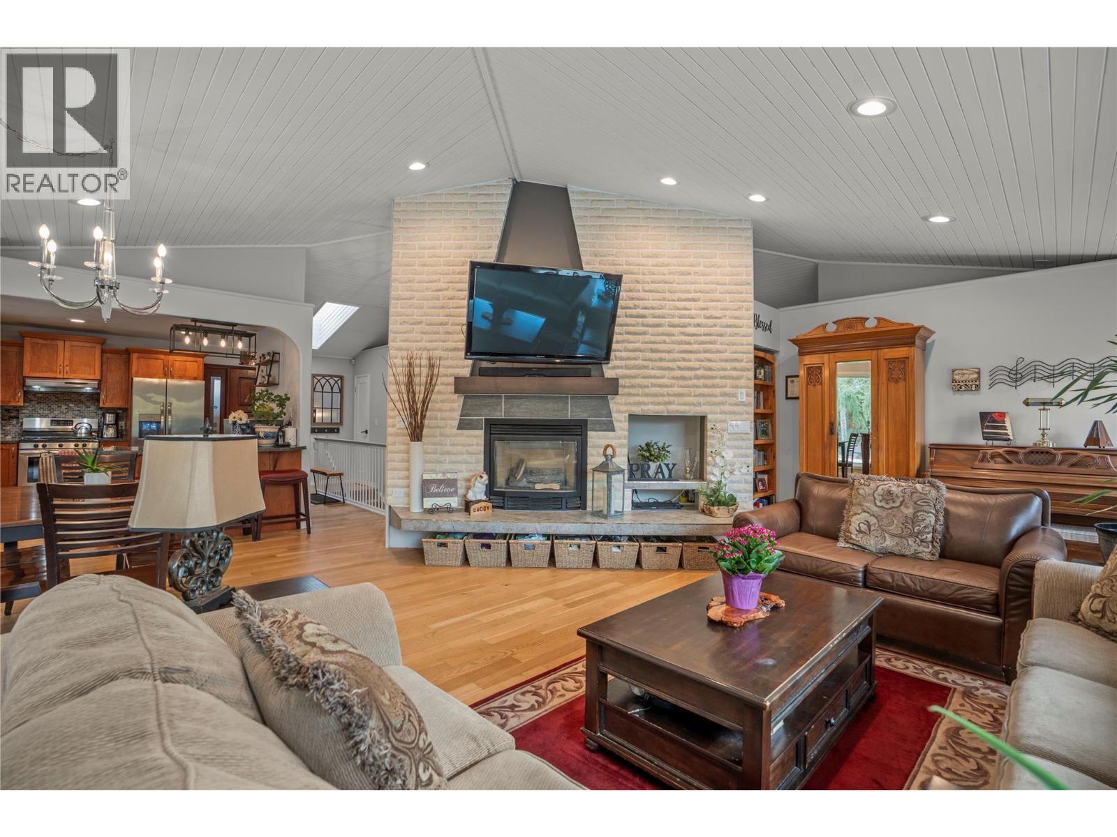 5615 East Vernon Road, Vernon, British Columbia  V1B 3K1 - Photo 26 - 10367649