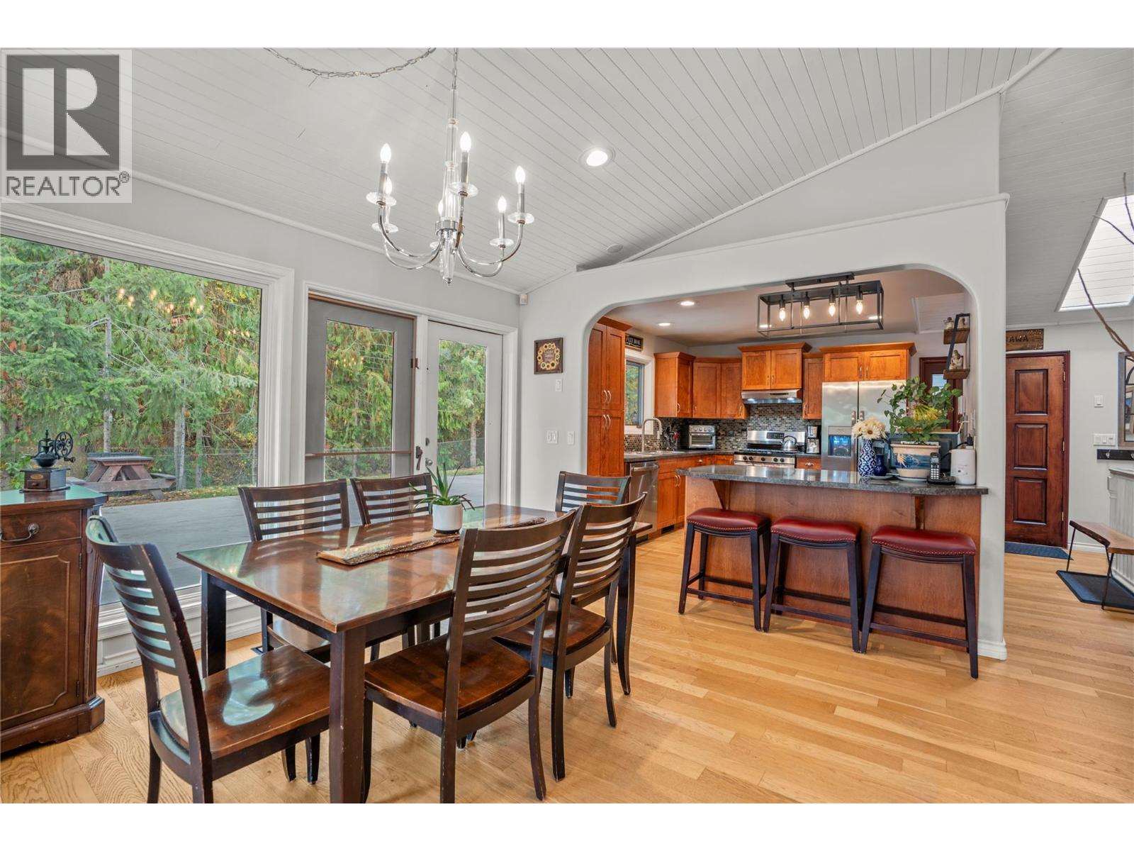 5615 East Vernon Road, Vernon, British Columbia  V1B 3K1 - Photo 27 - 10367649