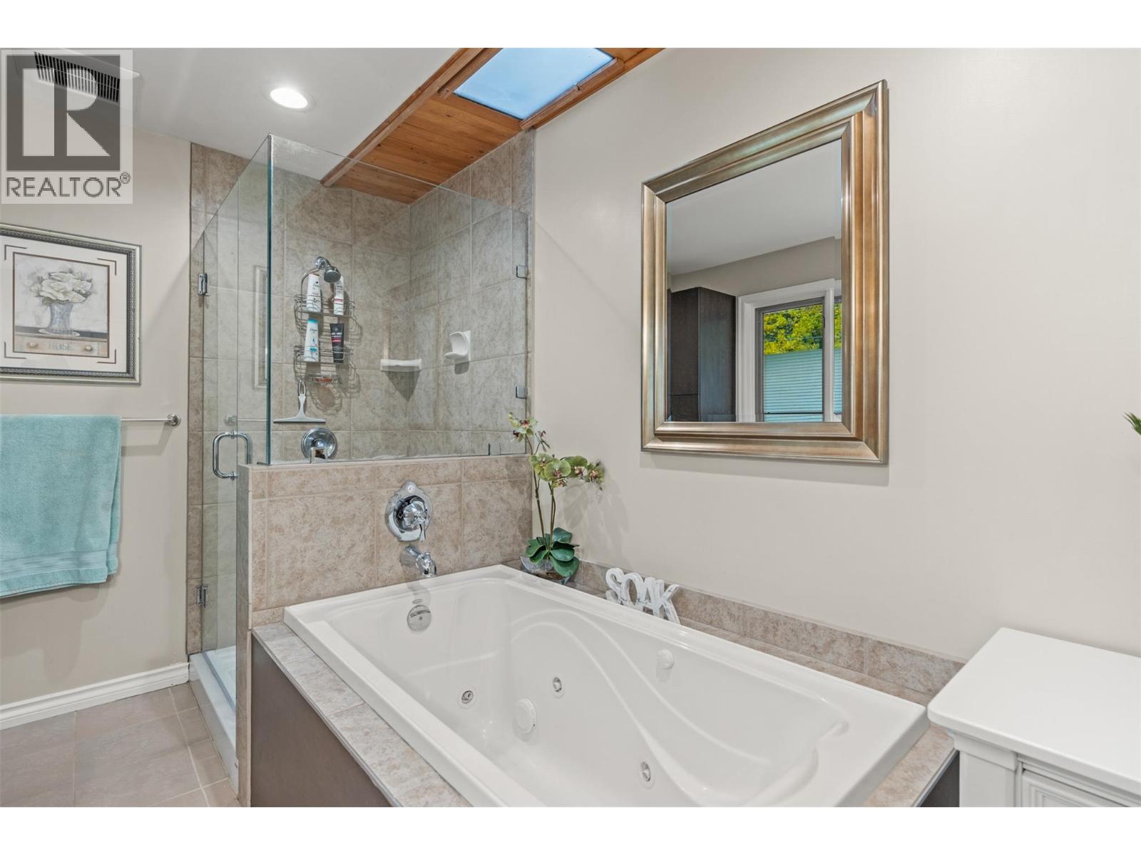 5615 East Vernon Road, Vernon, British Columbia  V1B 3K1 - Photo 34 - 10367649