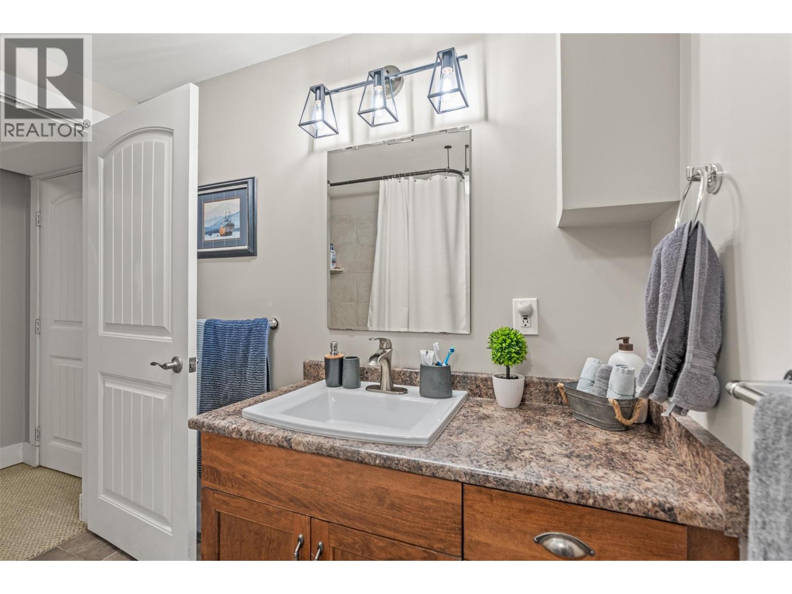 5615 East Vernon Road, Vernon, British Columbia  V1B 3K1 - Photo 50 - 10367649