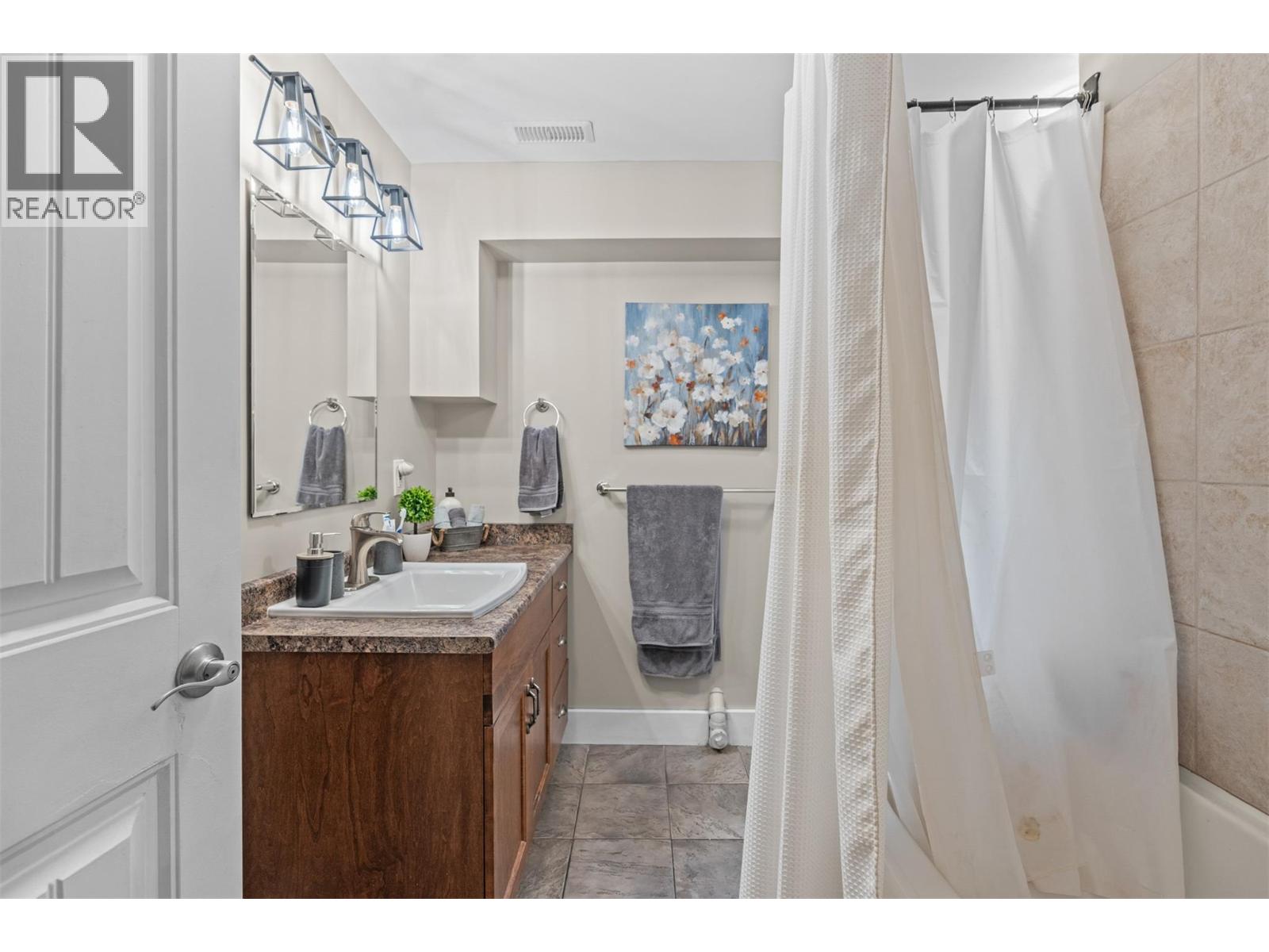 5615 East Vernon Road, Vernon, British Columbia  V1B 3K1 - Photo 51 - 10367649