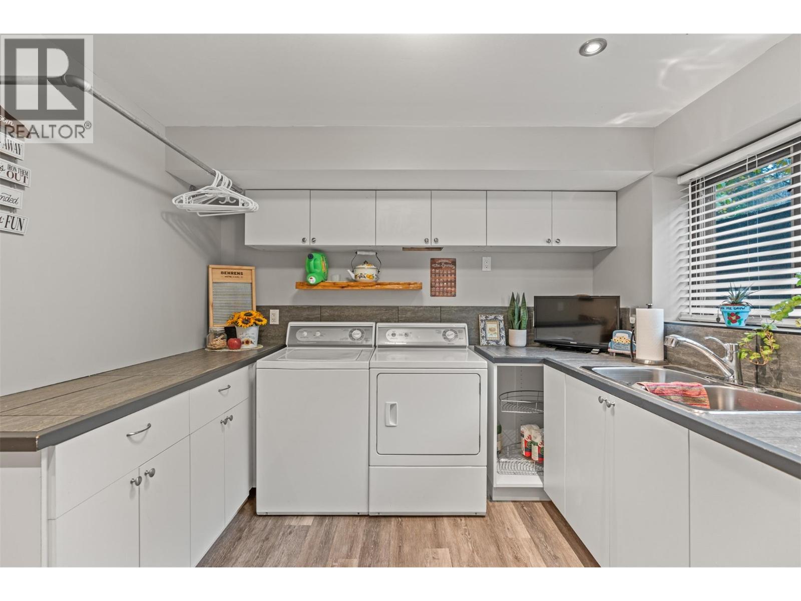 5615 East Vernon Road, Vernon, British Columbia  V1B 3K1 - Photo 52 - 10367649