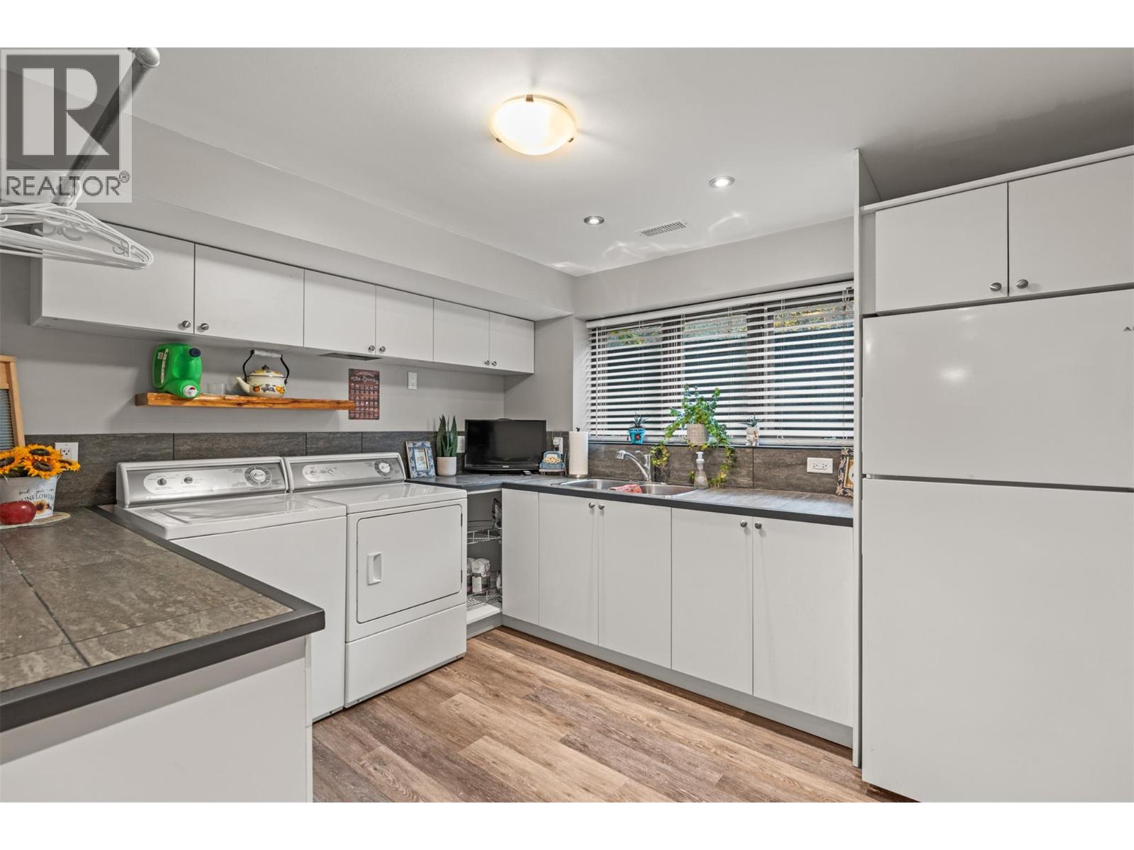 5615 East Vernon Road, Vernon, British Columbia  V1B 3K1 - Photo 53 - 10367649