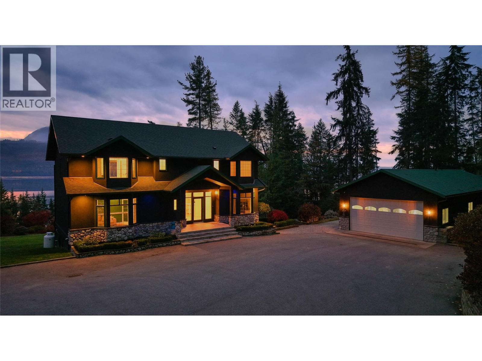 2600 Highway 23 N, Nakusp, British Columbia  V0G 1R0 - Photo 4 - 10367530