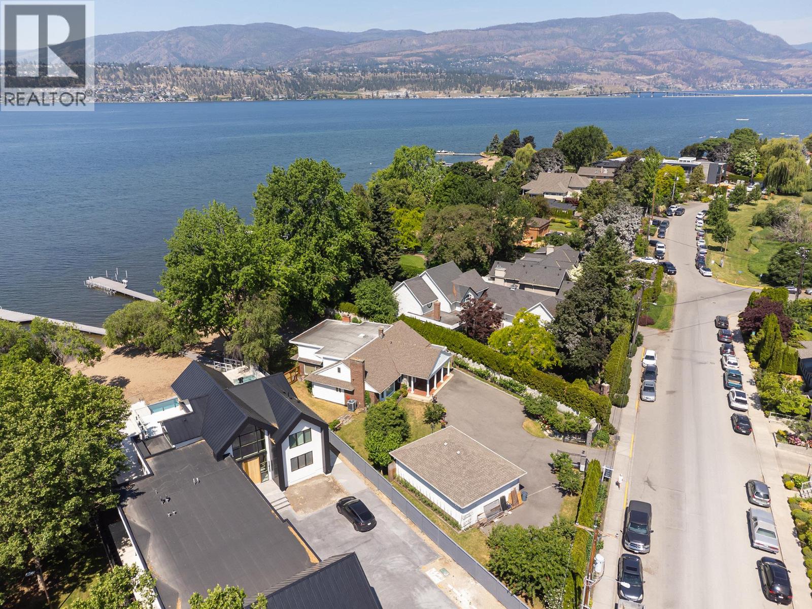3264 Watt Road, Kelowna, British Columbia  V1W 3C8 - Photo 1 - 10368822
