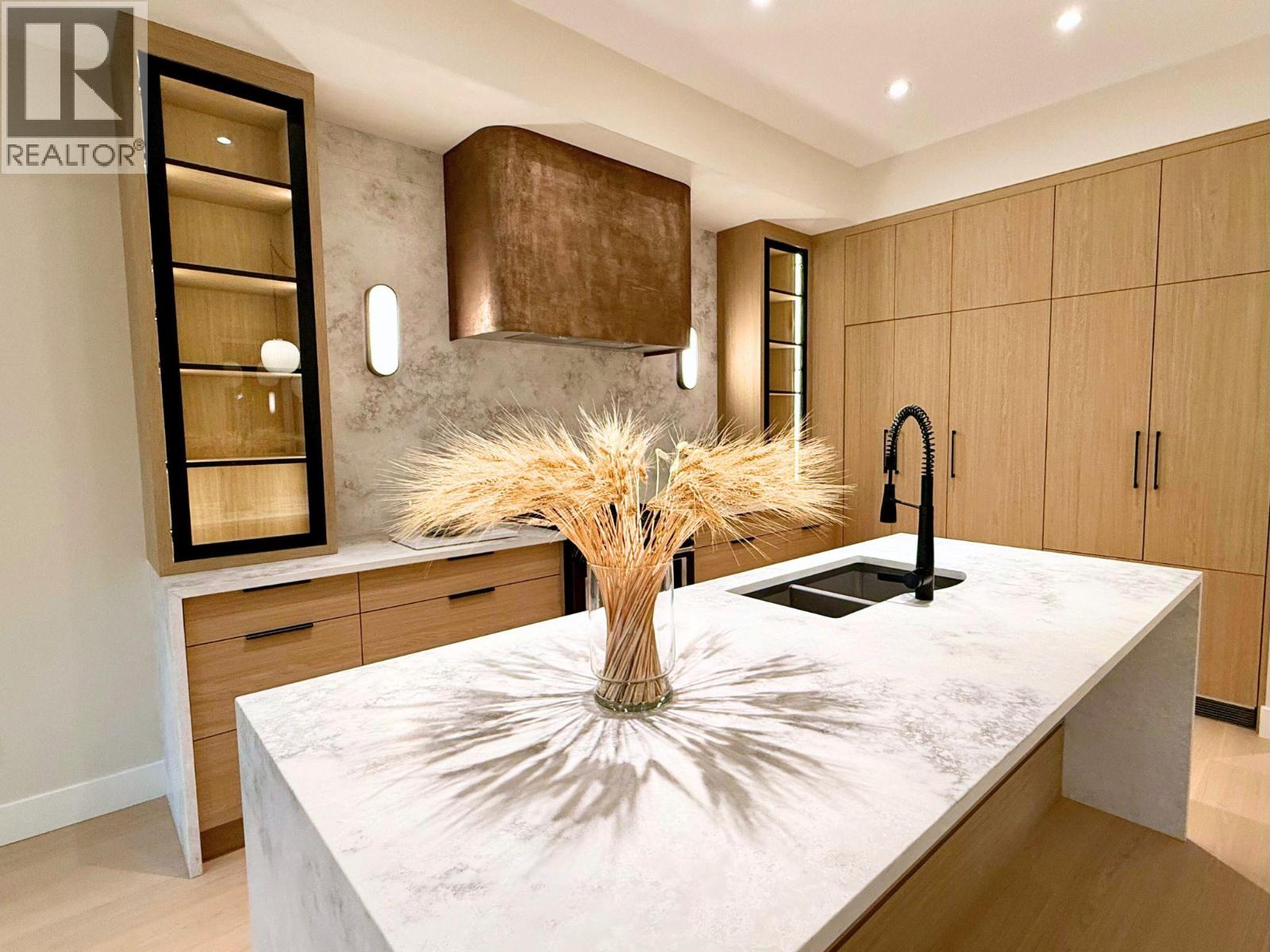 781 Martin Avenue Unit# 4, Kelowna, British Columbia  V1Y 6V4 - Photo 3 - 10367614