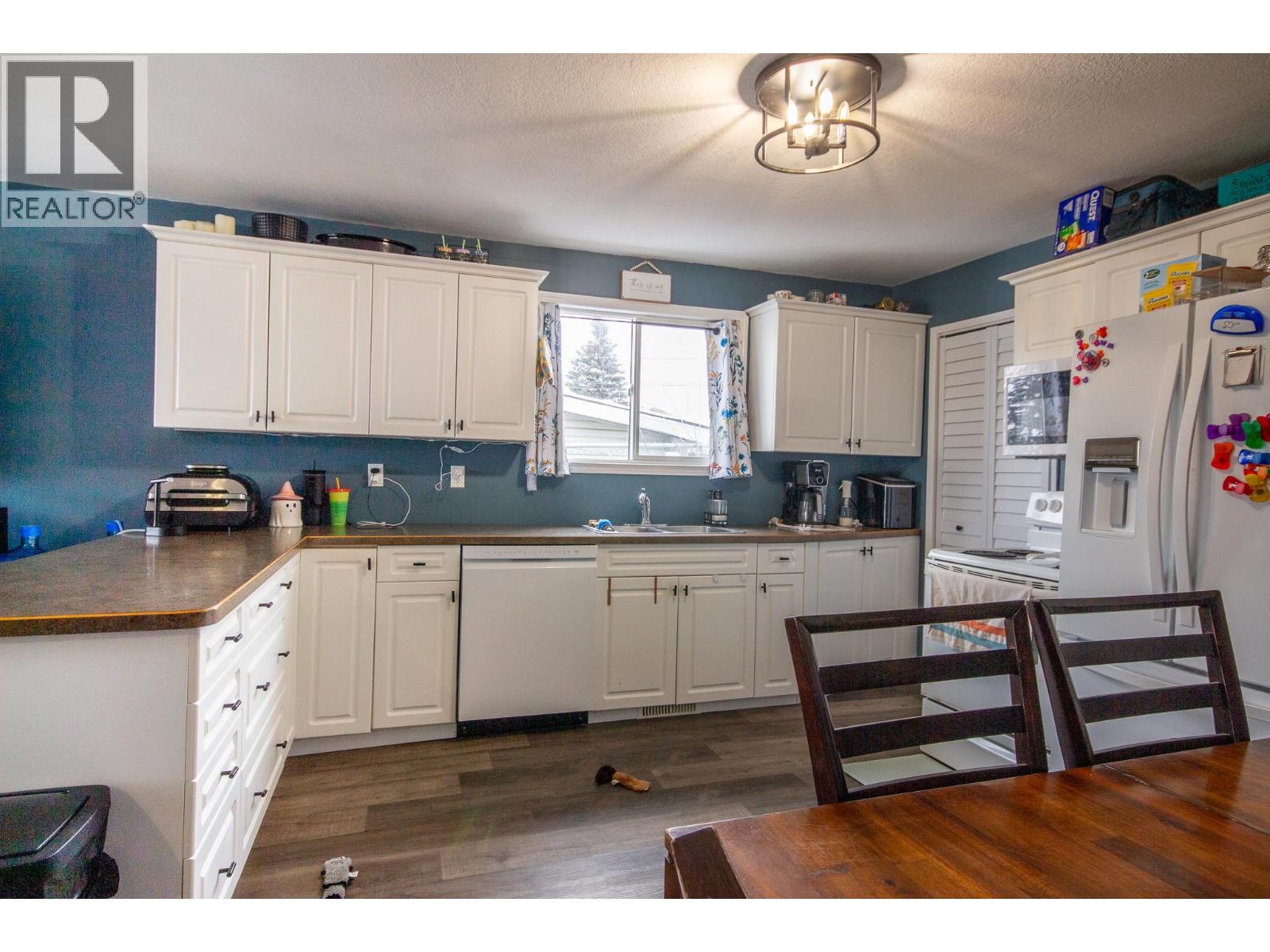 304 100a Avenue, Dawson Creek, British Columbia  V1G 1X4 - Photo 2 - 10368880