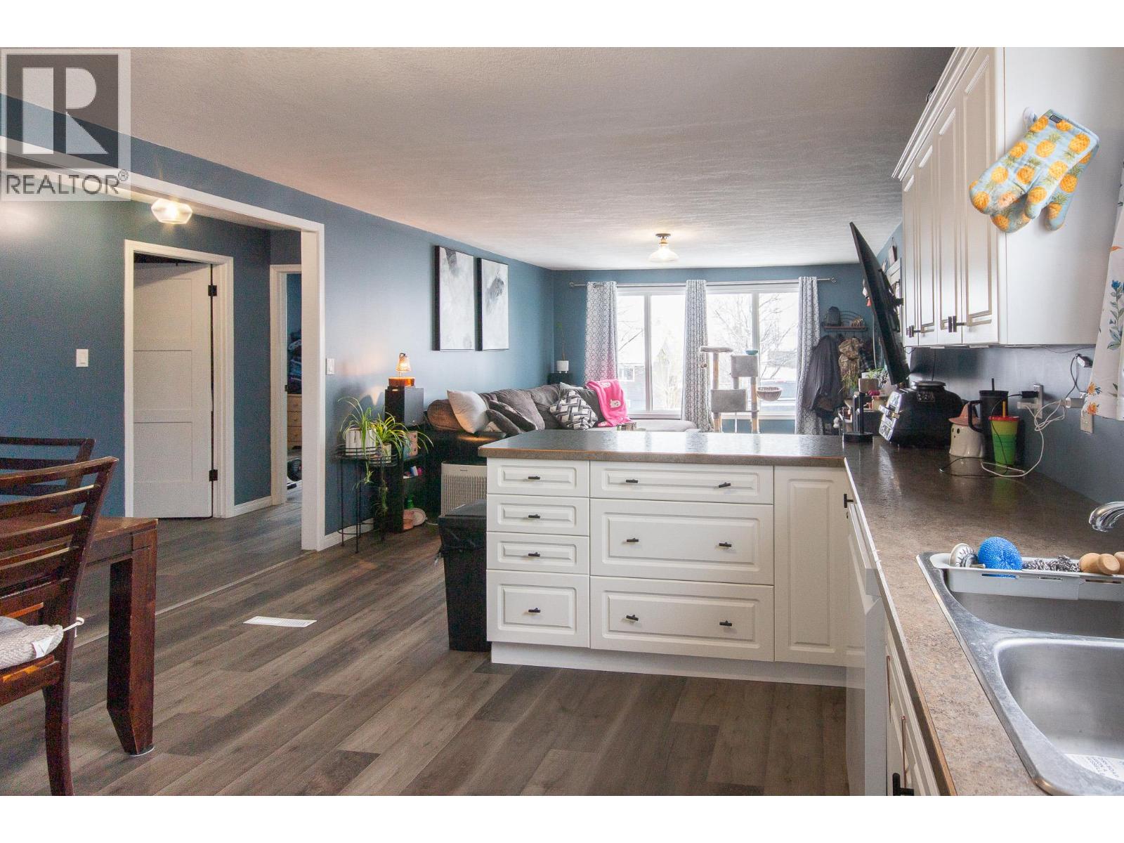 304 100a Avenue, Dawson Creek, British Columbia  V1G 1X4 - Photo 6 - 10368880