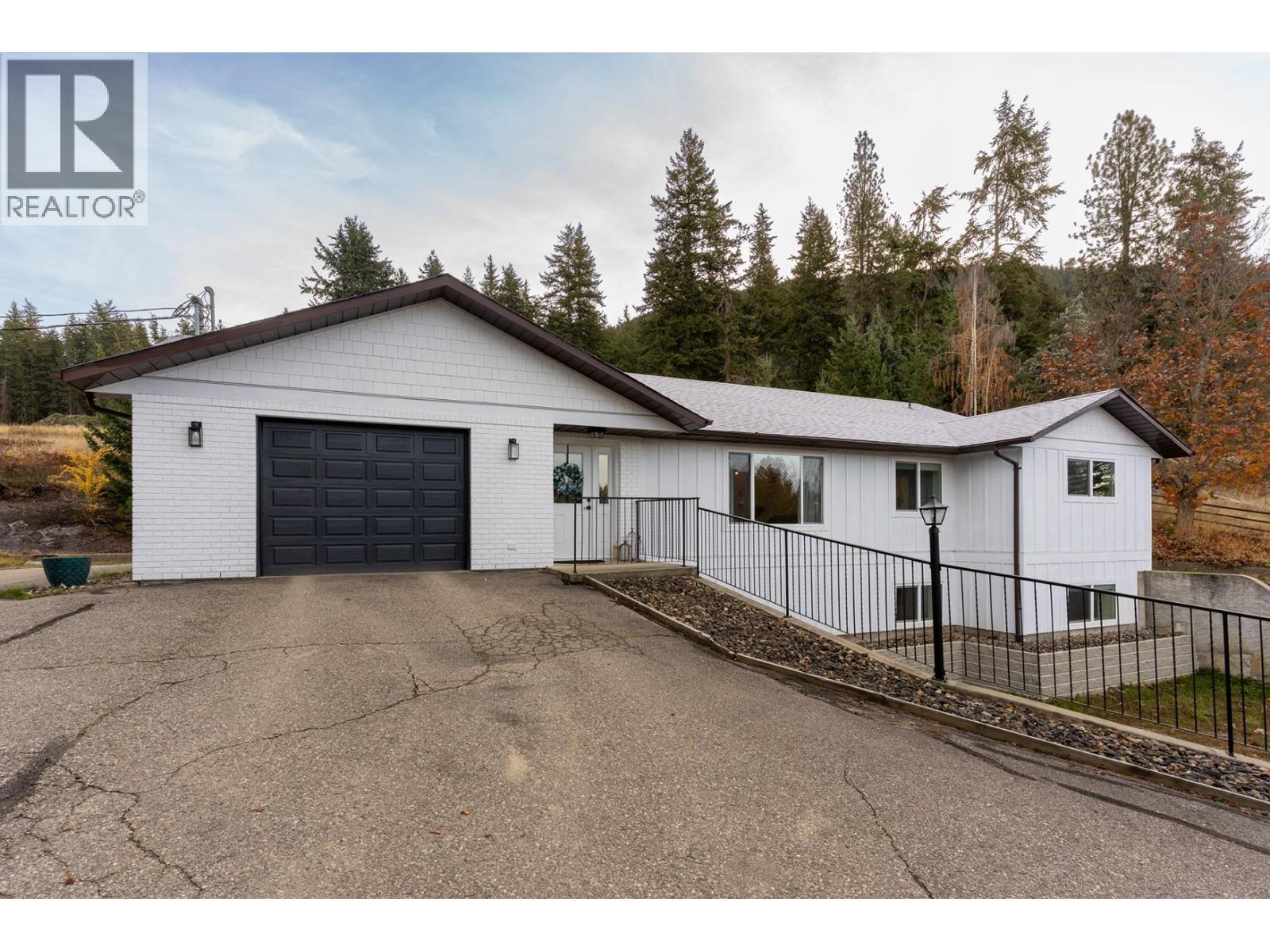 5633 Day Road, Vernon, British Columbia  V1B 3J5 - Photo 1 - 10368864