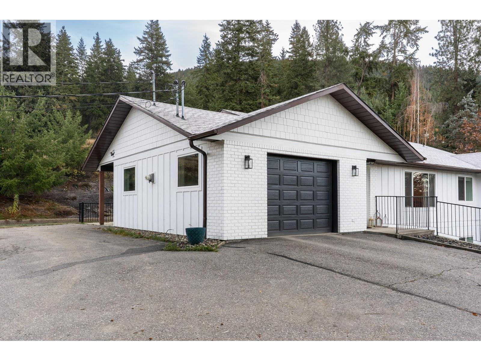 5633 Day Road, Vernon, British Columbia  V1B 3J5 - Photo 53 - 10368864