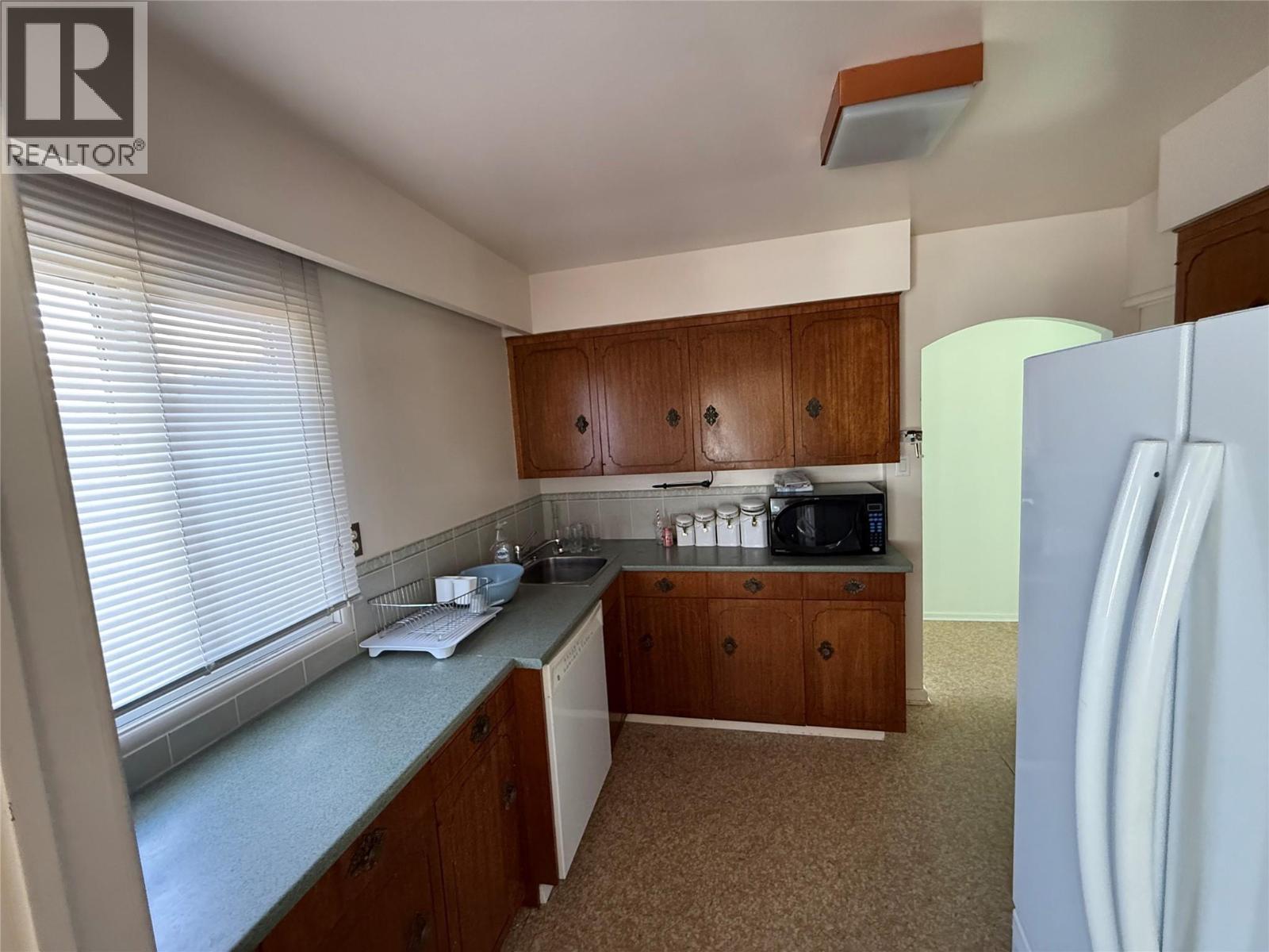 983 Fairview Road, Penticton, British Columbia  V2A 5Z1 - Photo 9 - 10366951