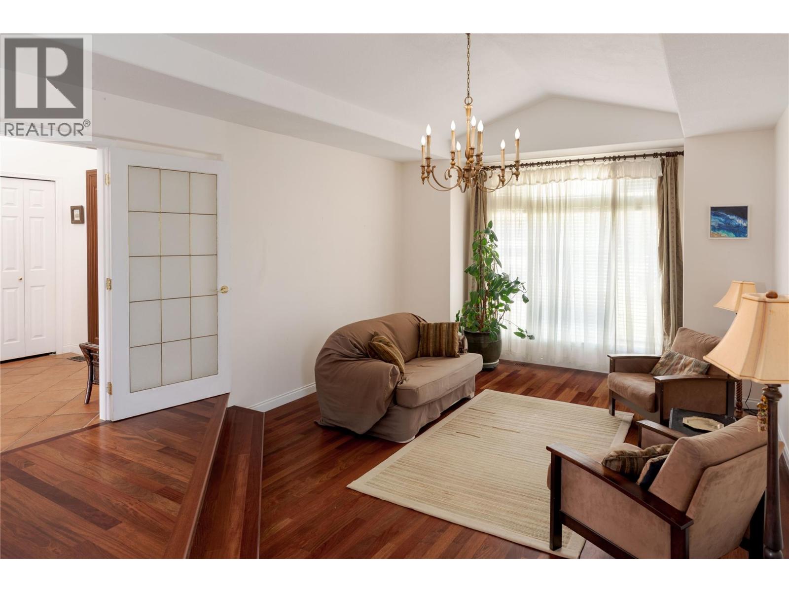 740 Royal Pine Drive, Kelowna, British Columbia  V1Y 9G2 - Photo 3 - 10368973