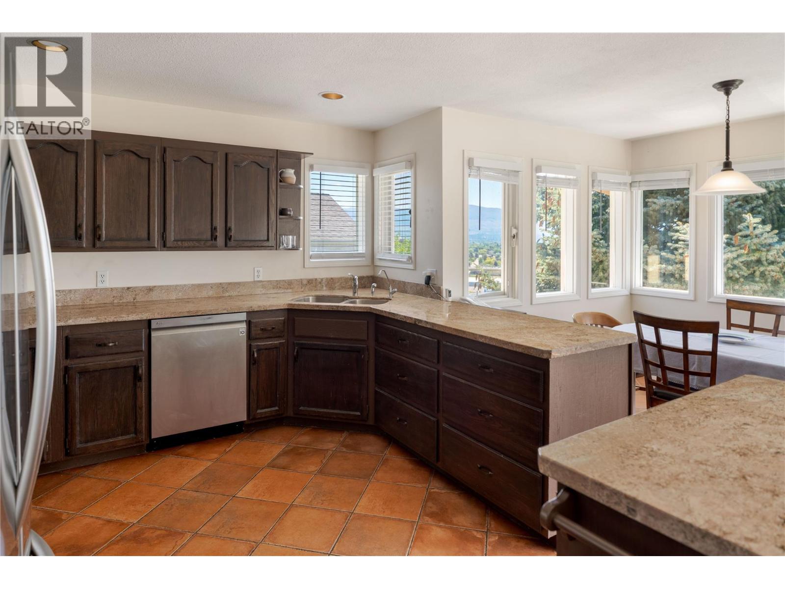 740 Royal Pine Drive, Kelowna, British Columbia  V1Y 9G2 - Photo 6 - 10368973